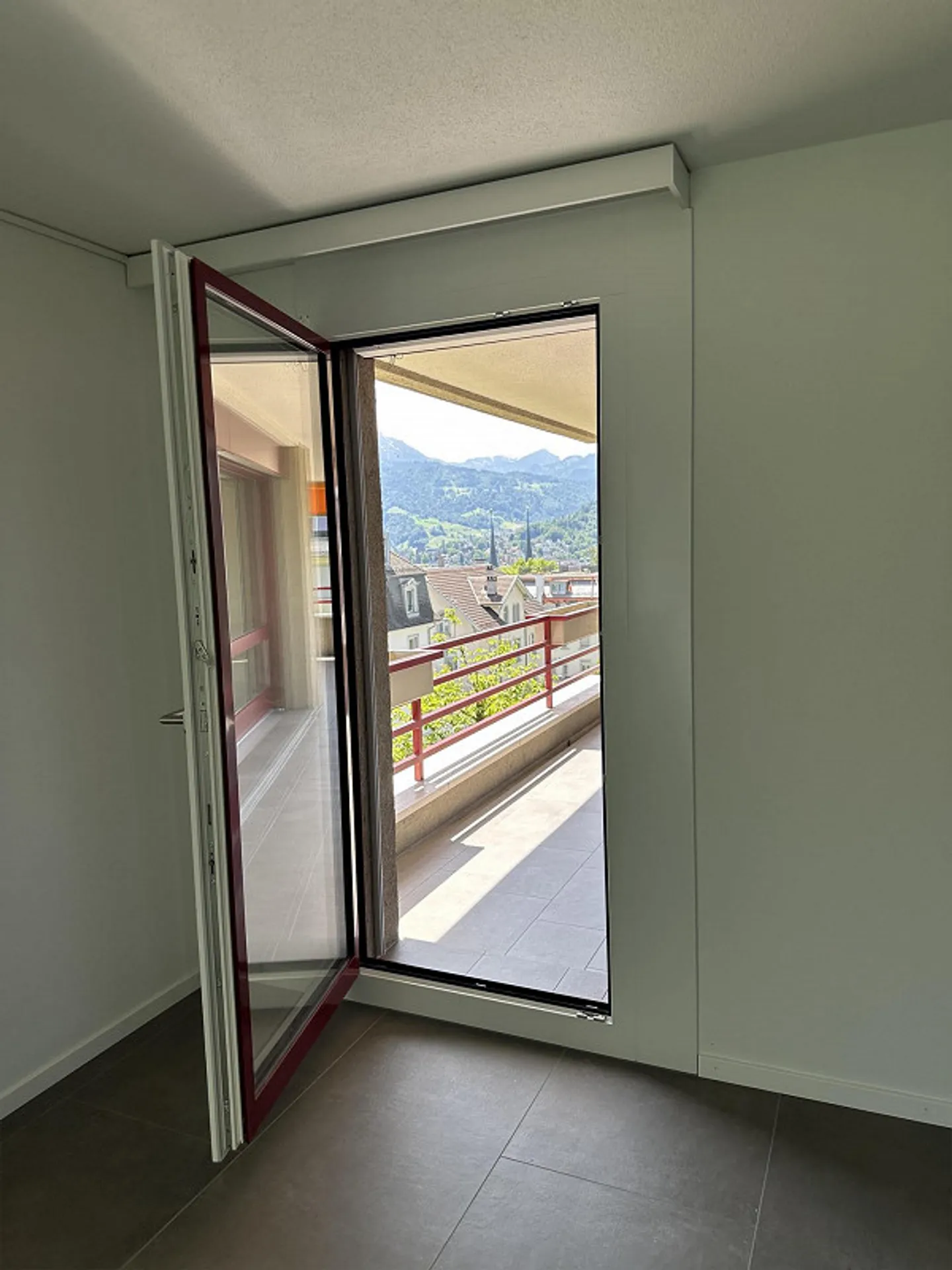 Attractive Living with a View in Lucerne - Photo 12 of 26