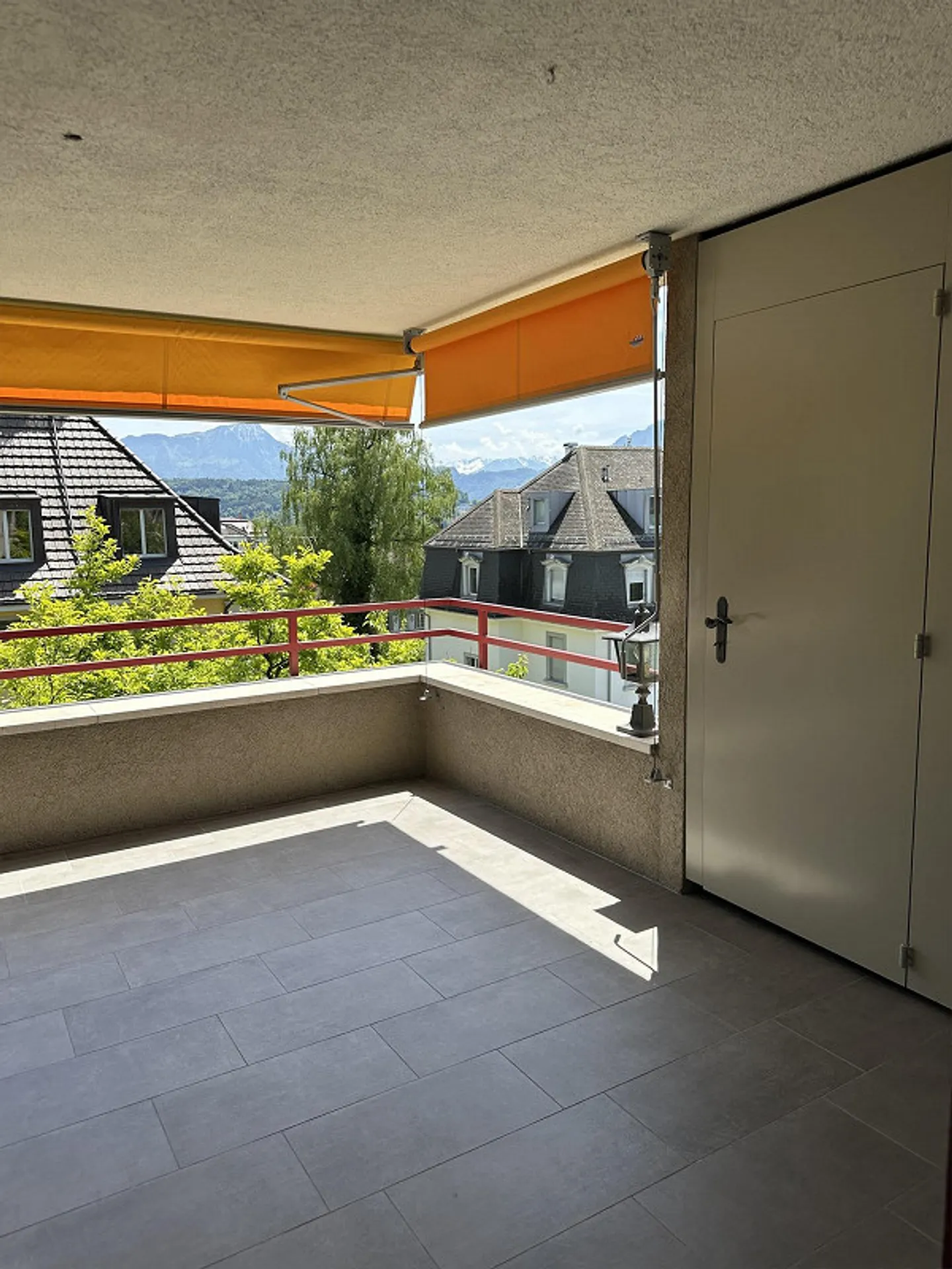 Attractive Living with a View in Lucerne - Photo 15 of 26