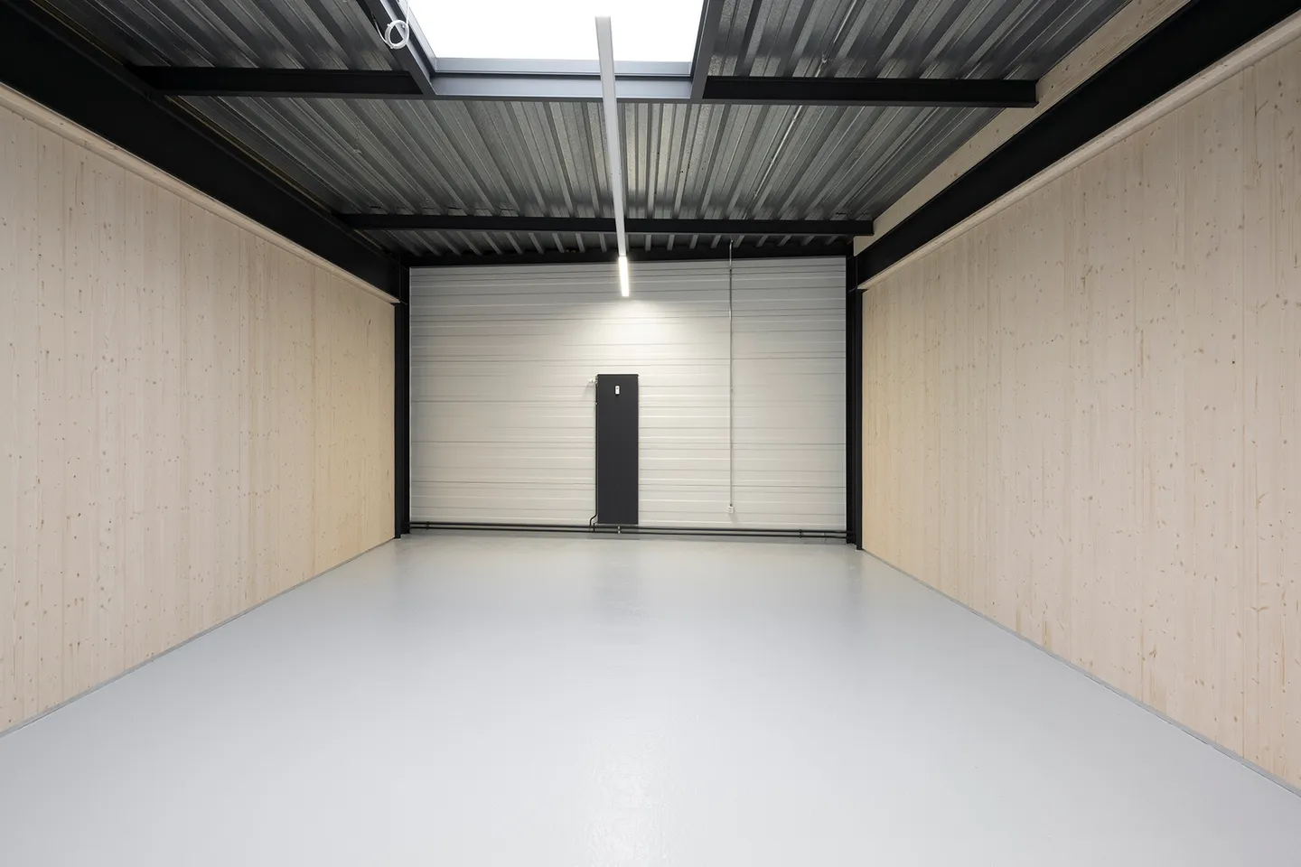 Grandes et lumineuses surfaces de stockage à louer. - Photo 1 sur 4