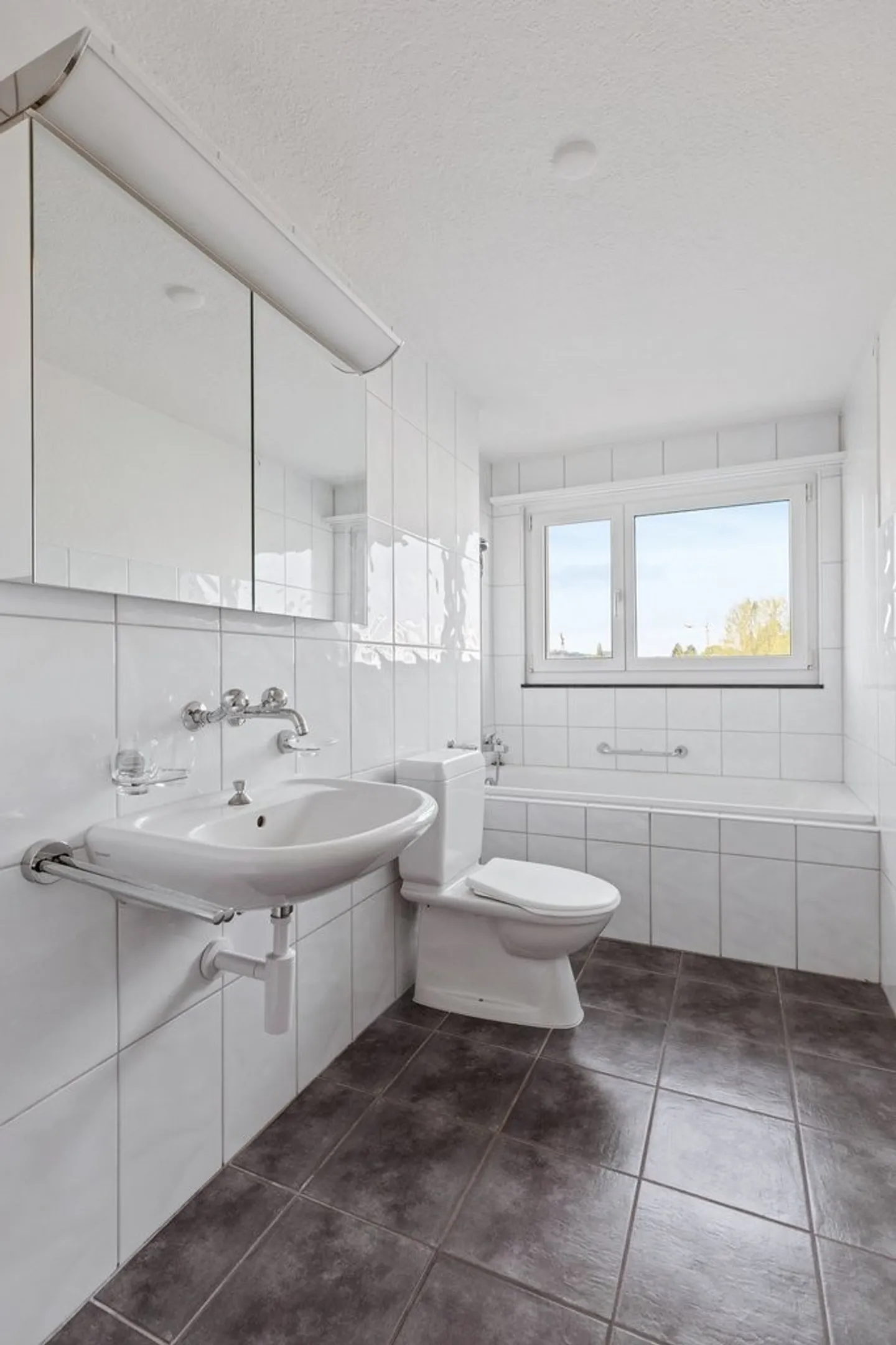 Helle, gepflegte Wohnung mit Balkon! - Foto 4 von 10