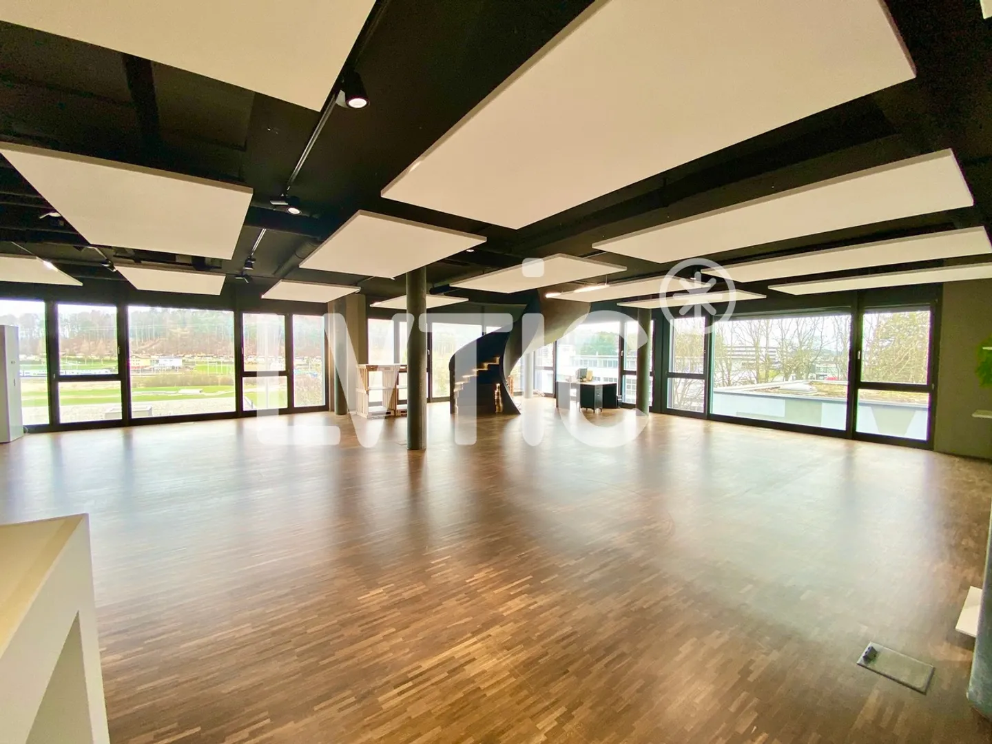 Uffici, showroom, locali di 728 m2 in vendita a Givisiez - Friburgo - Foto 1 di 14