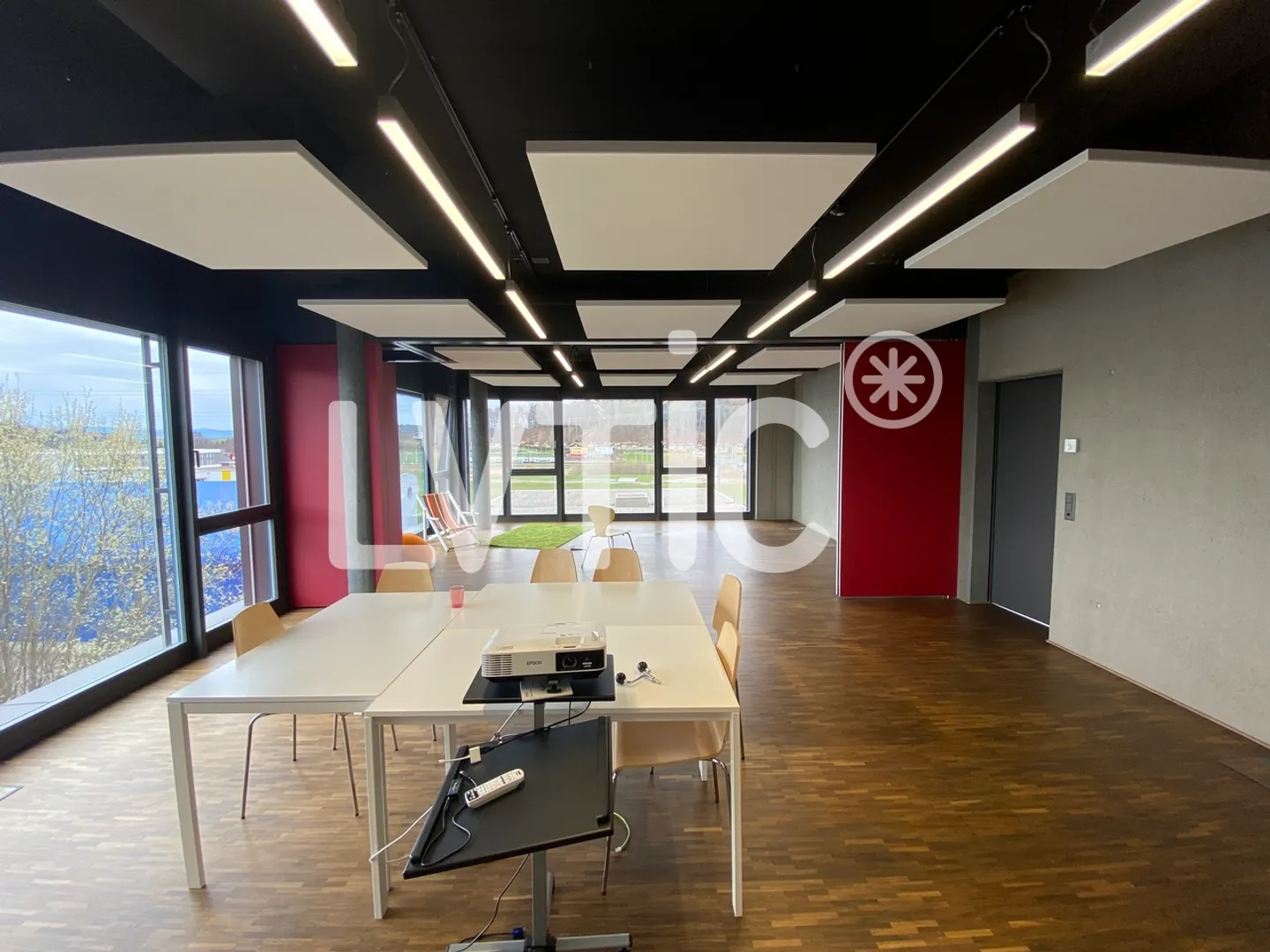Uffici, showroom, locali di 728 m2 in vendita a Givisiez - Friburgo - Foto 4 di 14