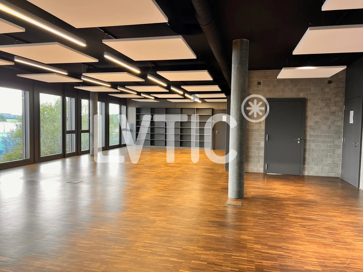 Uffici, showroom, locali di 728 m2 in vendita a Givisiez - Friburgo - Foto 6 di 14
