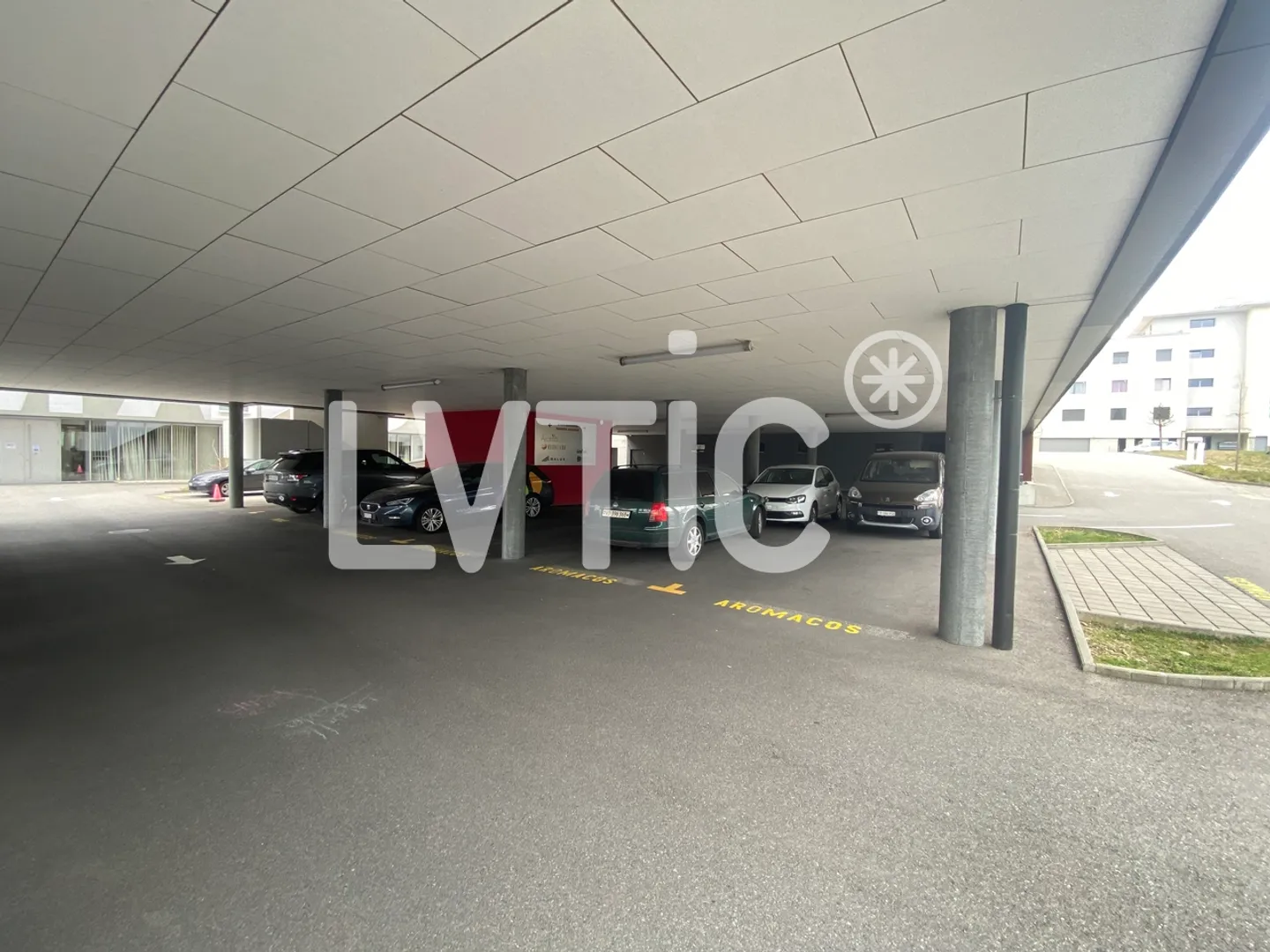 Uffici, showroom, locali di 728 m2 in vendita a Givisiez - Friburgo - Foto 11 di 14