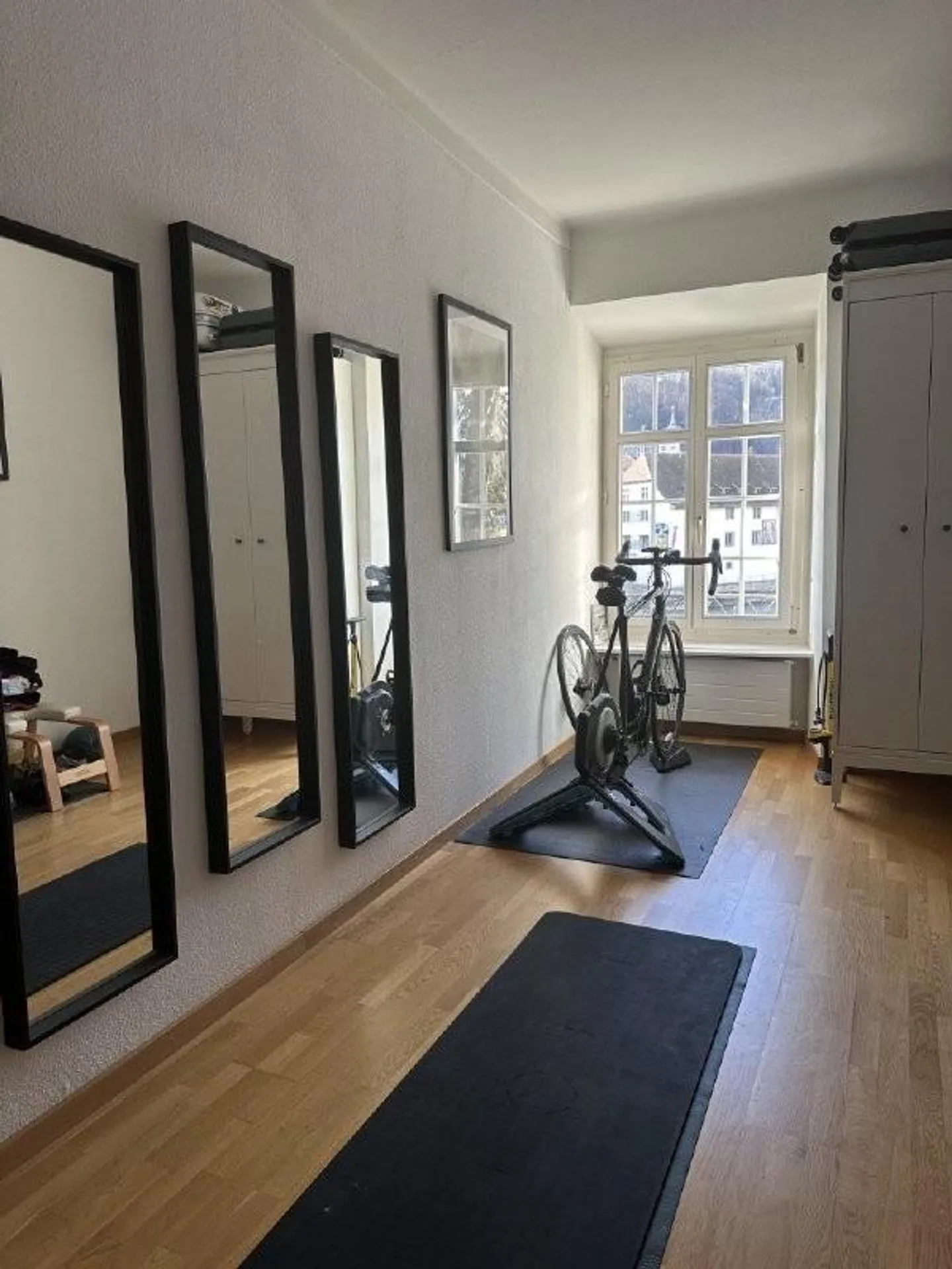 6-Room Old Town Apartment - Photo 4 of 7