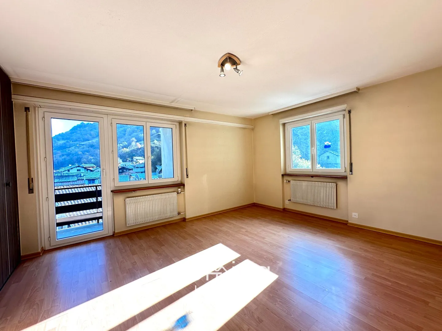Appartamento 4.5 locali a Turtmann - soleggiato, centrale e con una magnifica vista sulle Alpi - Foto 6 di 12