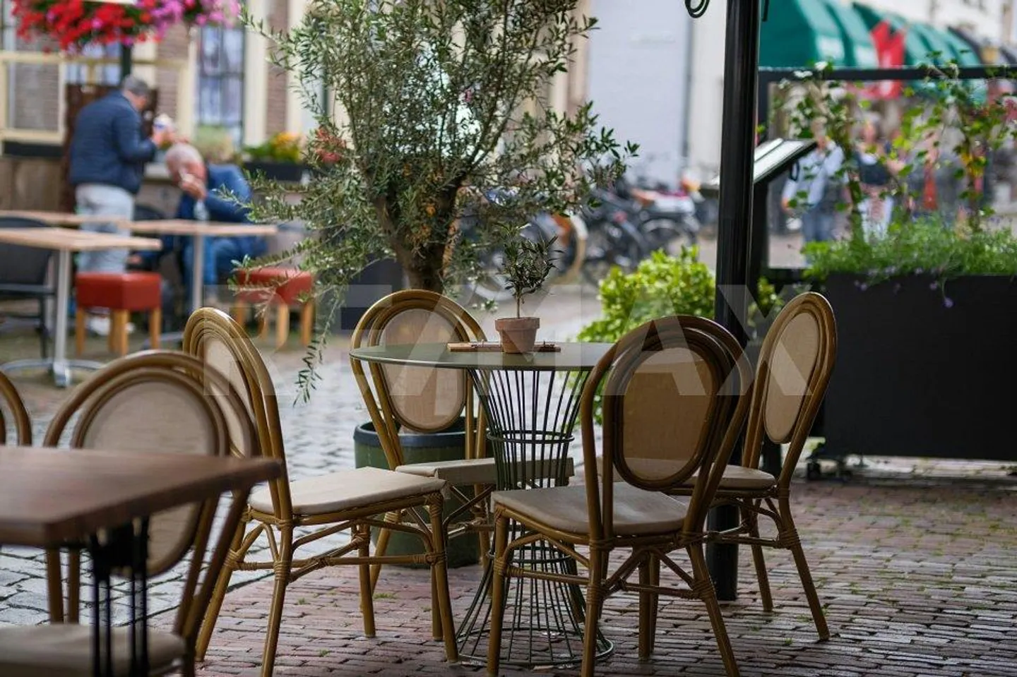 Opportunité rare à Fribourg : Café, Lounge & Restaurant clé en main - Photo 4 sur 5