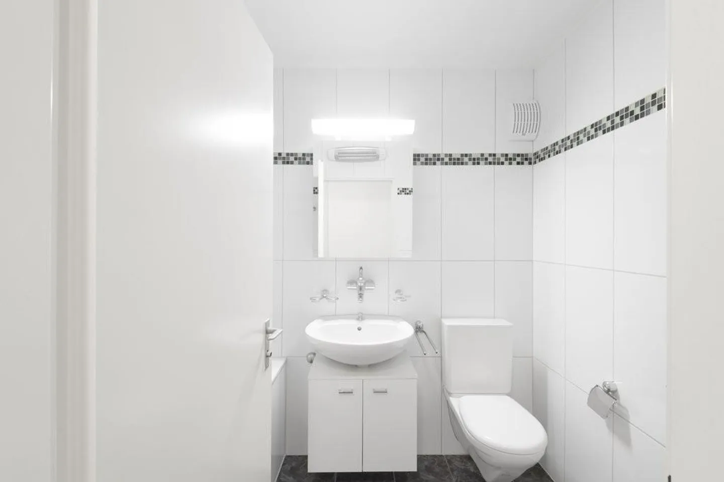 AFFITTARE SENZA CAUZIONE - Vivere in una posizione centrale tranquilla - Foto 5 di 9