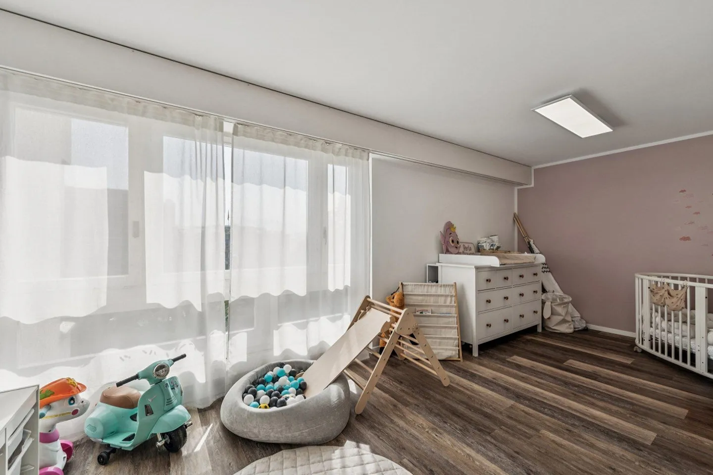 Appartamento attraente di 5,5 stanze con molto spazio - Foto 11 di 13
