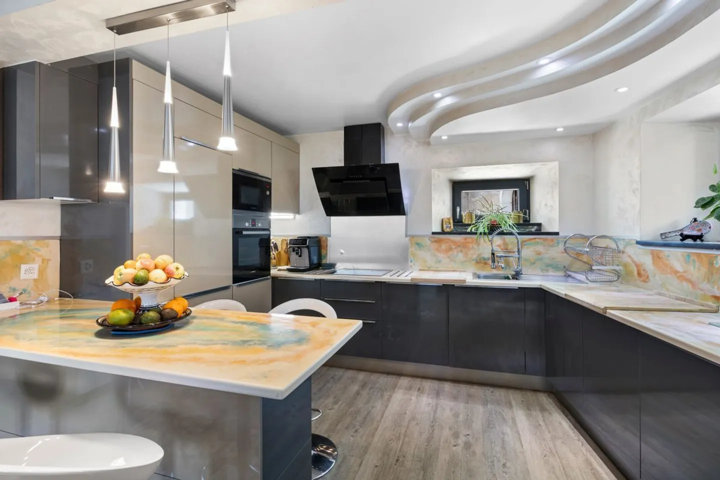 Un écrin de sérénité entre tradition et modernité - Photo 3 sur 13