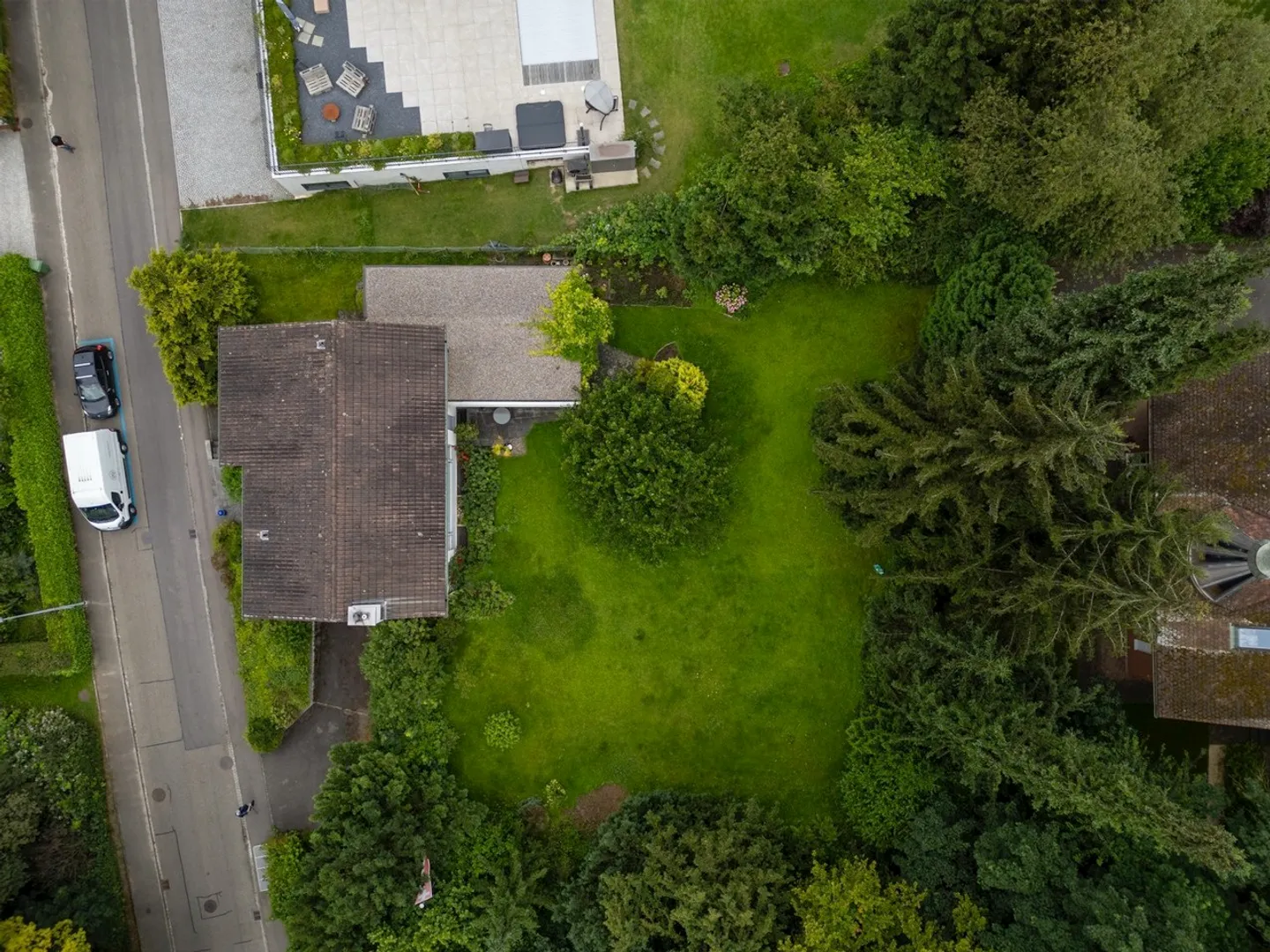 Large plot for only 1 large, luxurious single-family home - Photo 1 of 8