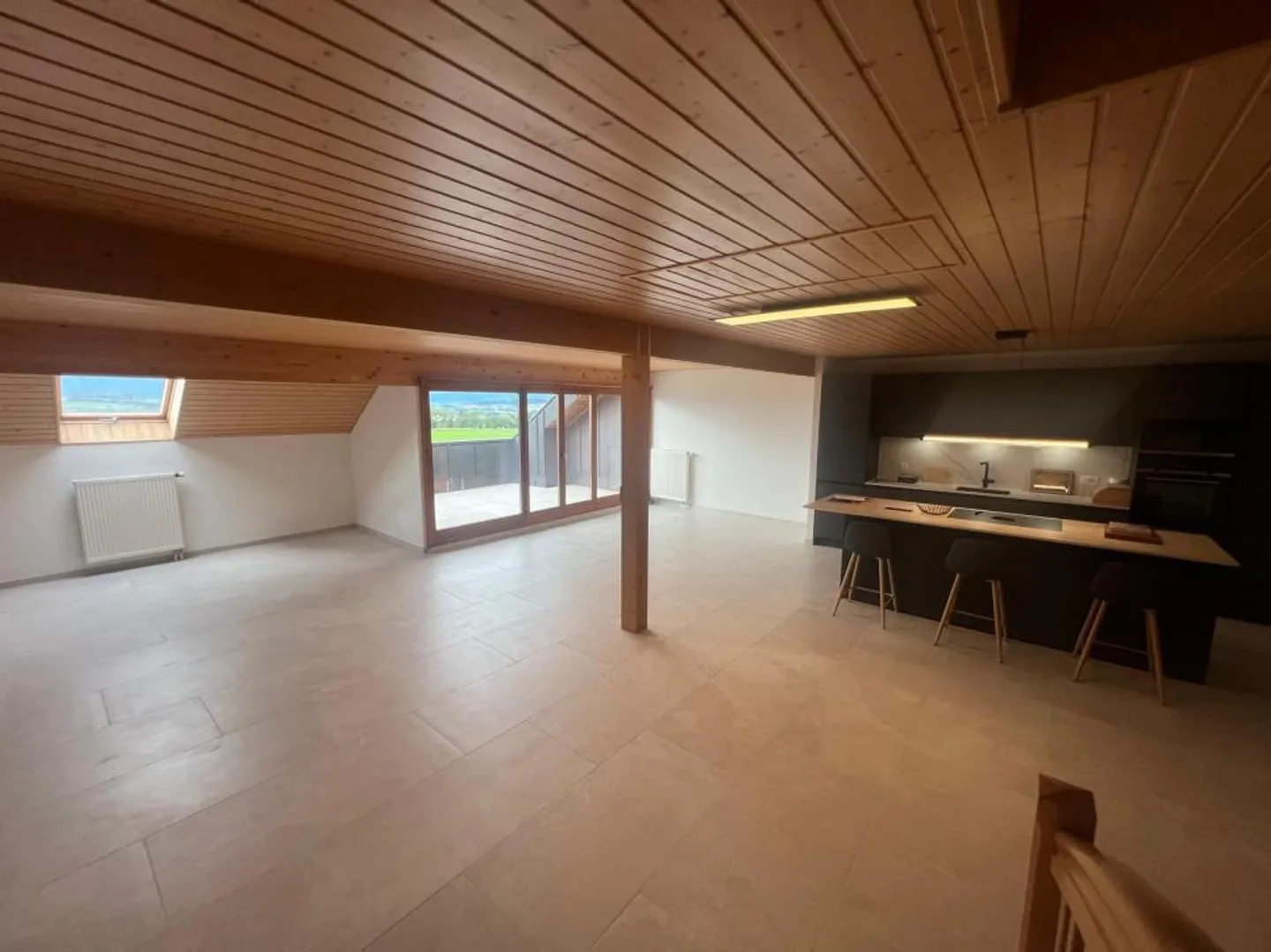 Helles 6,5-Zimmer-Apartment in der Nähe der Natur - Foto 1 von 7