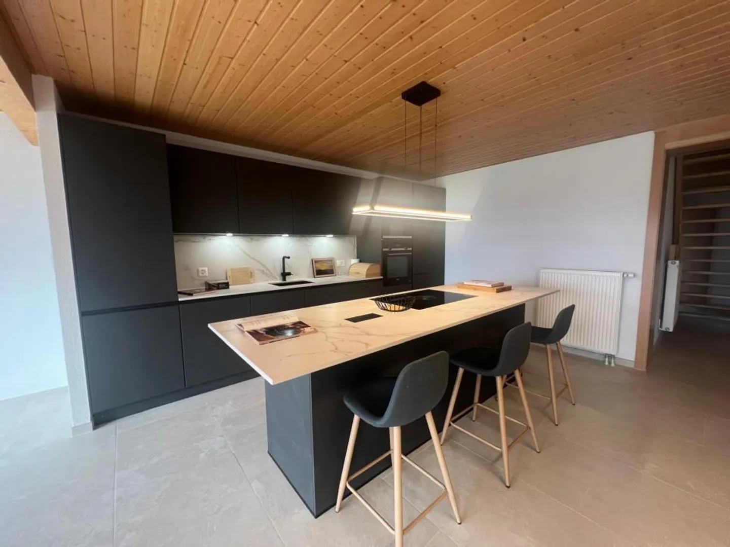 Helles 6,5-Zimmer-Apartment in der Nähe der Natur - Foto 2 von 7
