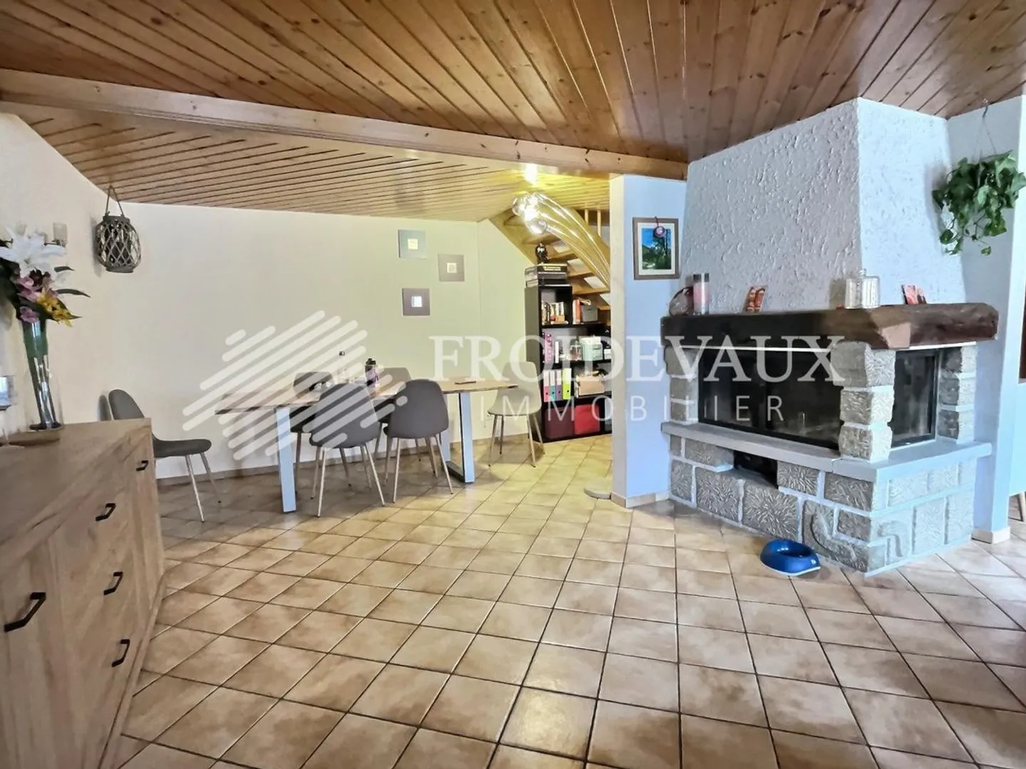 UNE EXCLUSIVITÉ FROIDEVAUX IMMOBILIER SA ! - Photo 9 sur 13