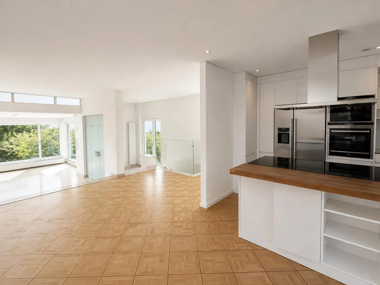 Living like in a single-family home – exclusive 5.5-room apartment with garden - Photo 4 of 15