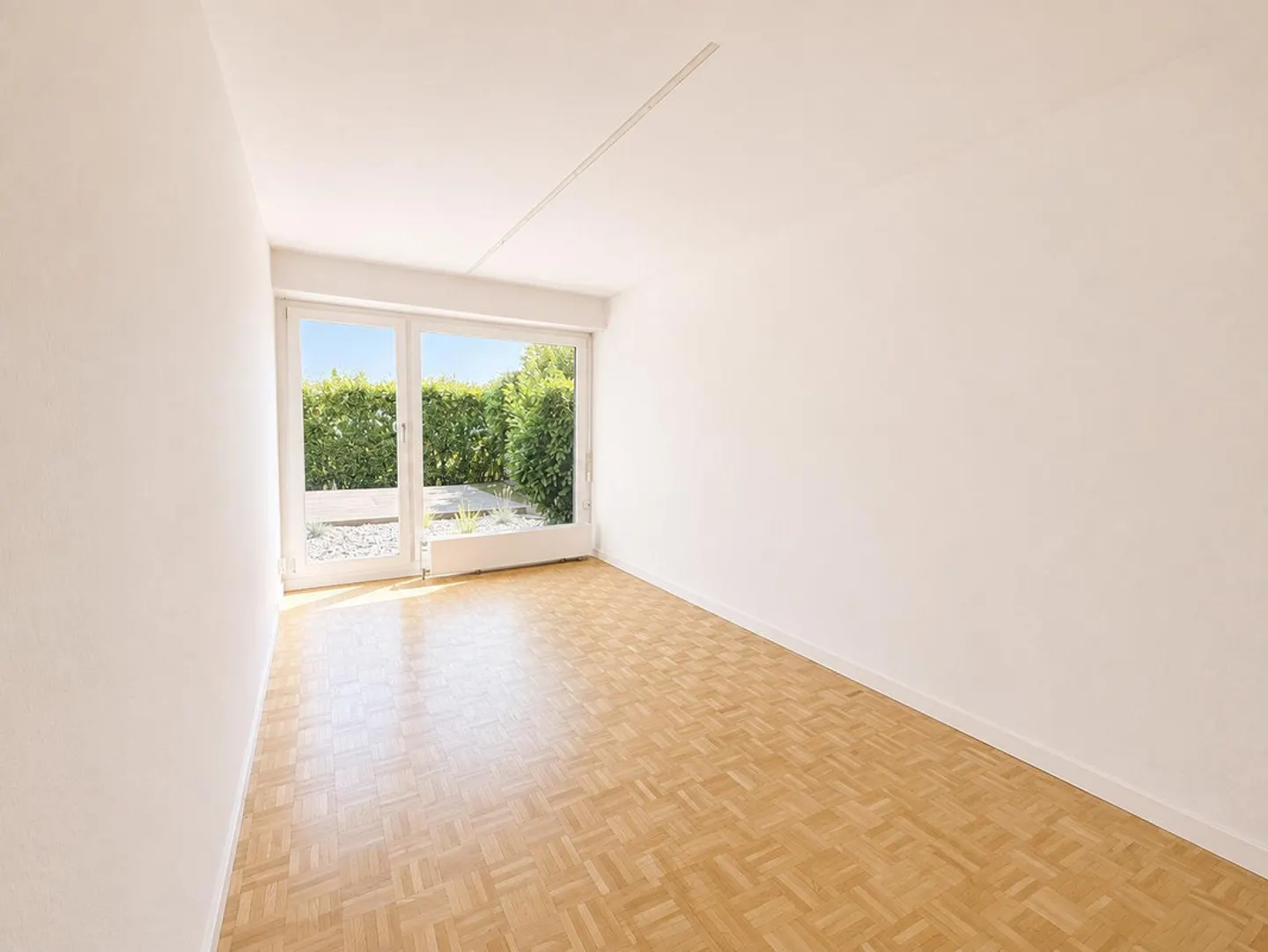 Living like in a single-family home – exclusive 5.5-room apartment with garden - Photo 11 of 15