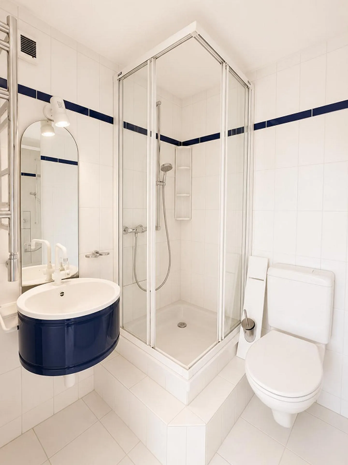 Living like in a single-family home – exclusive 5.5-room apartment with garden - Photo 12 of 15