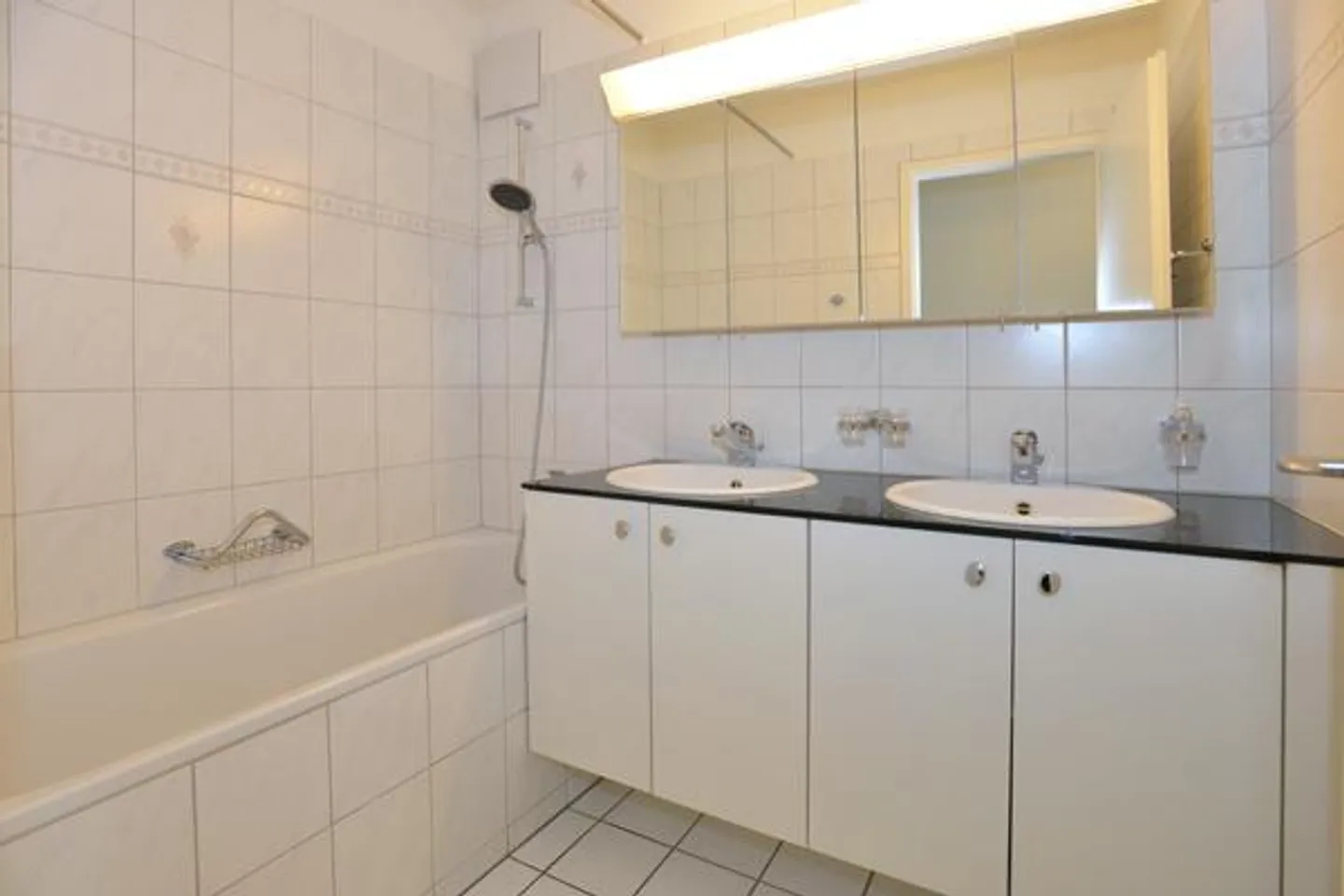 Rent without rental deposit! - Photo 4 of 7