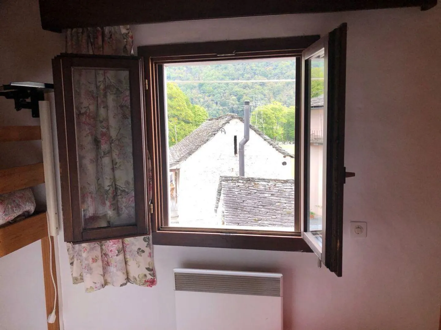 Charming Ticinese Rustic from 1800 – Authenticity and Nature in the Heart of Moghegno - Photo 2 of 23