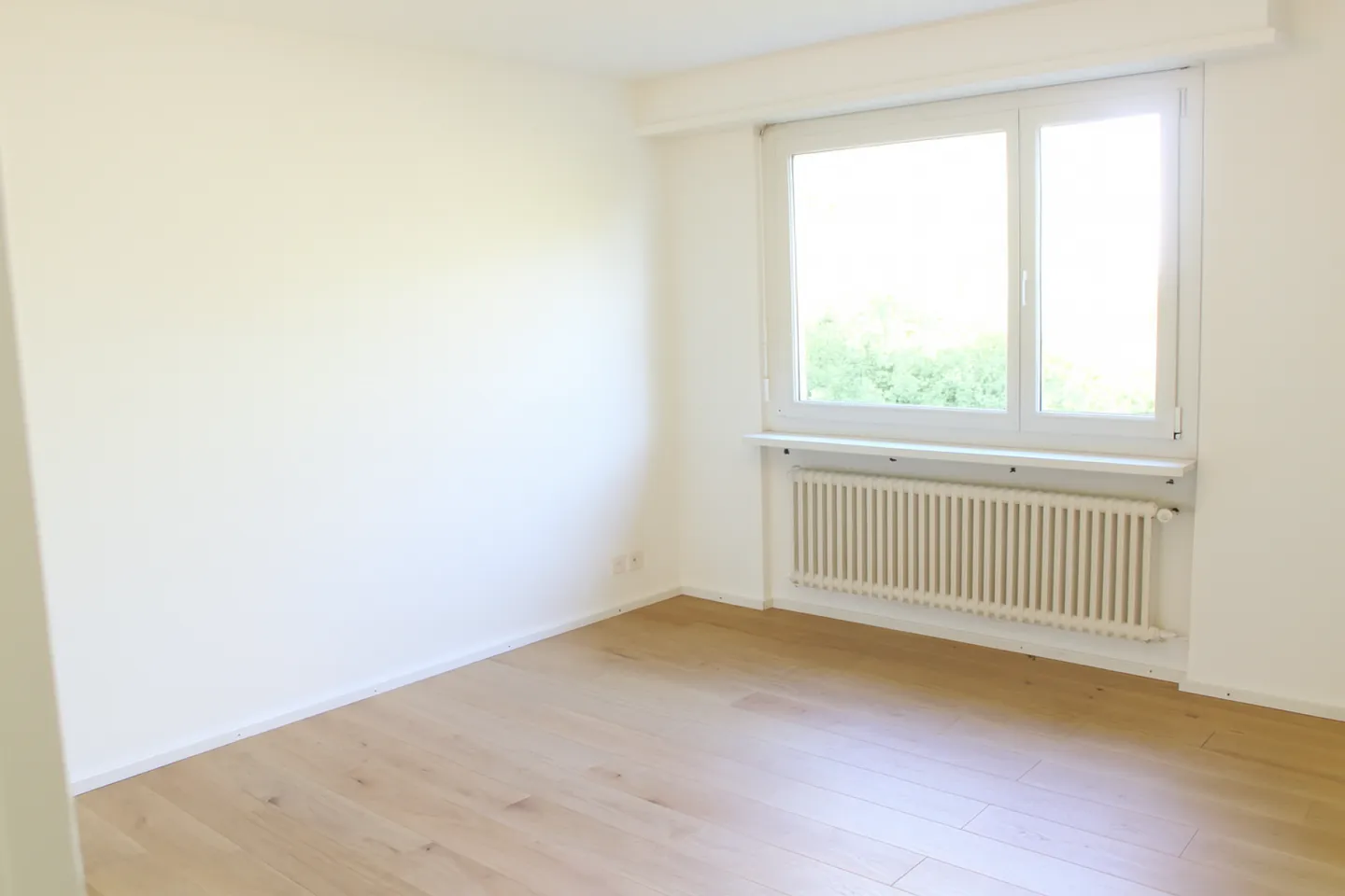 Appartamento 3½ locali con terrazza, giardino, locale hobby, box garage e posto auto - Foto 3 di 9