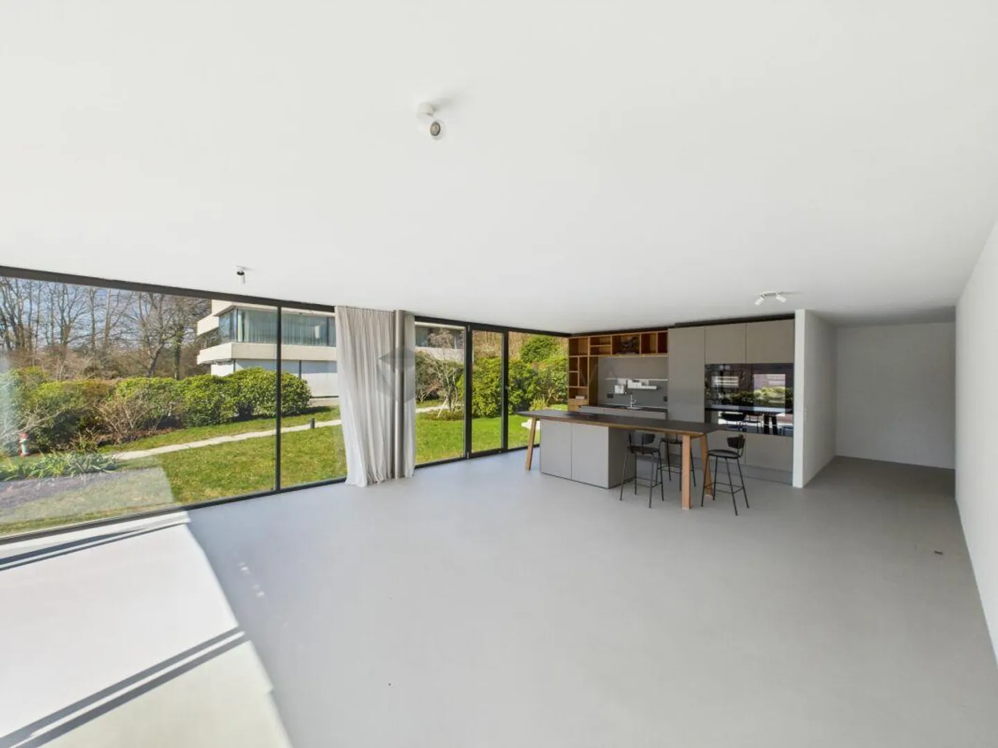 A first-class garden apartment in Küsnacht - the perfect home for one. - Photo 3 of 12