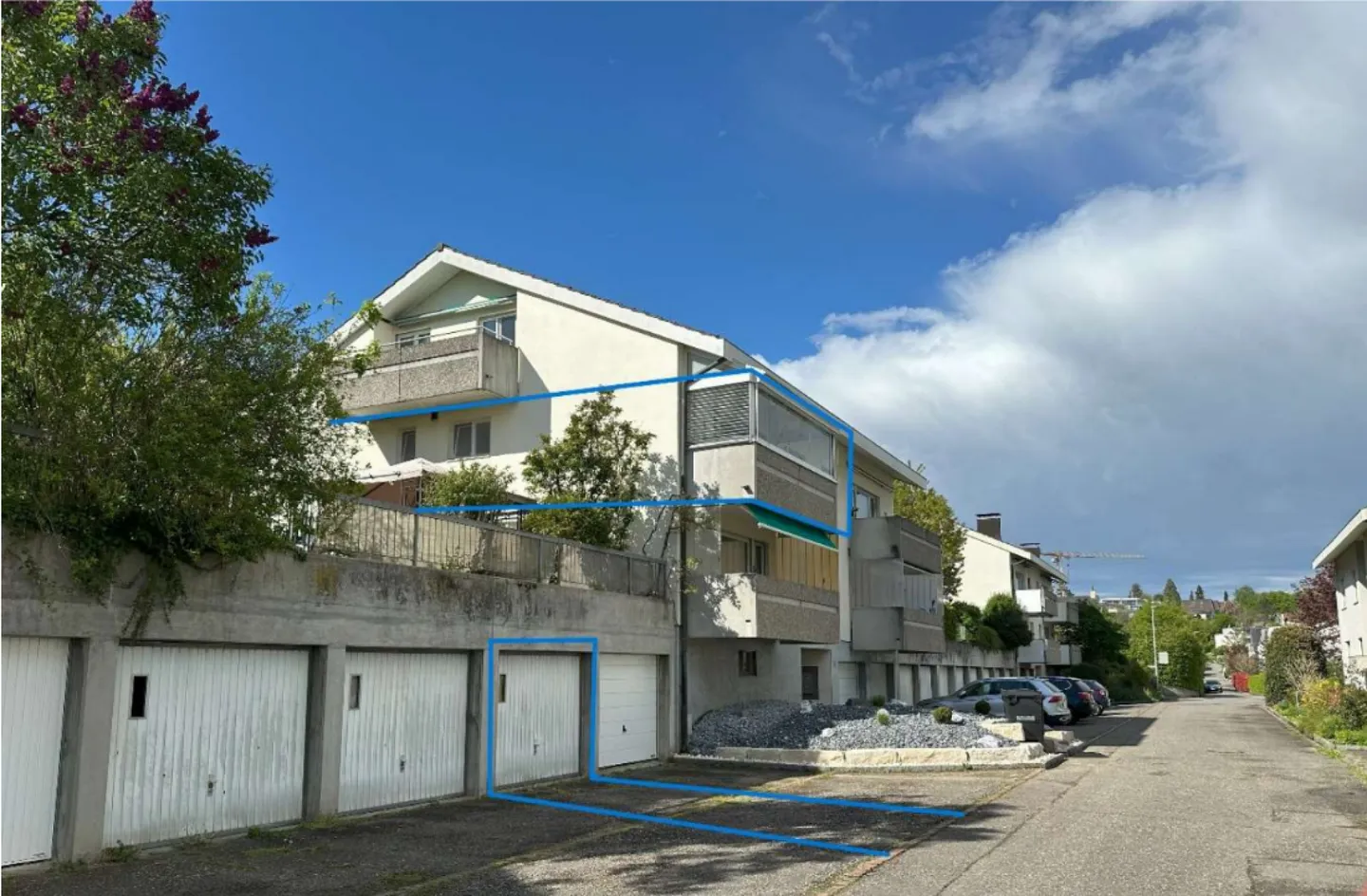 Appartamento 3½ locali con terrazza, giardino, locale hobby, box garage e posto auto - Foto 1 di 9