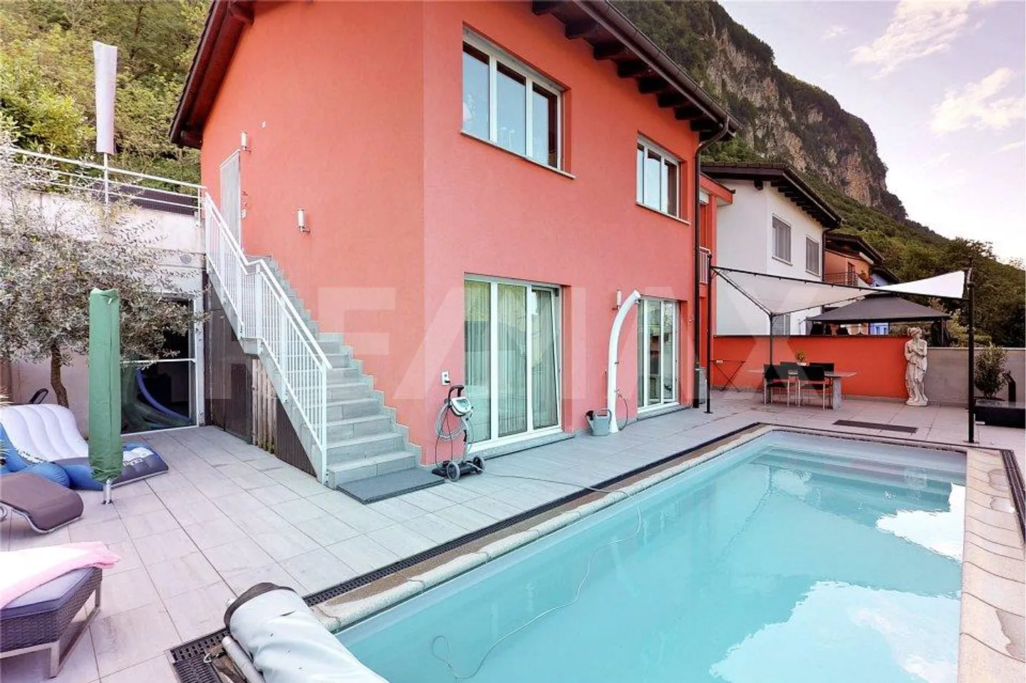 Komfortables Ferienhaus mit Pool und Terrasse - Foto 1 di 13