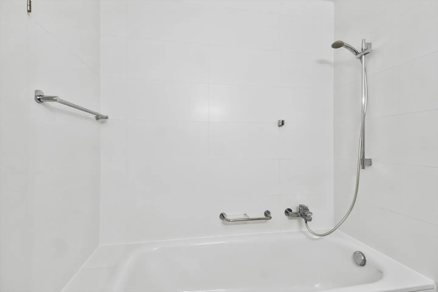 Zona tranquilla e soleggiata - Foto 5 di 7