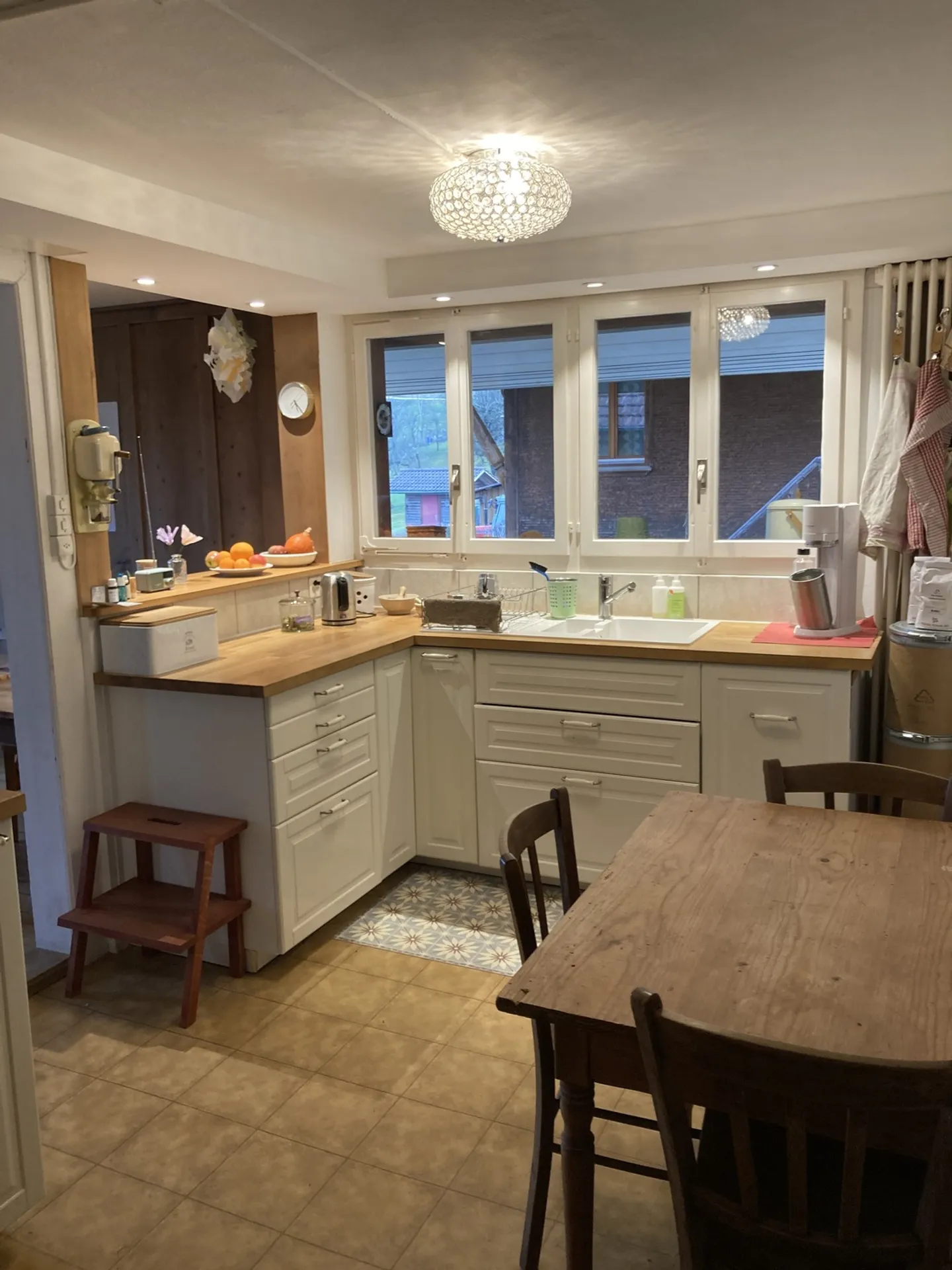 Cozy 3-Room Apartment with Garden - Photo 2 of 4