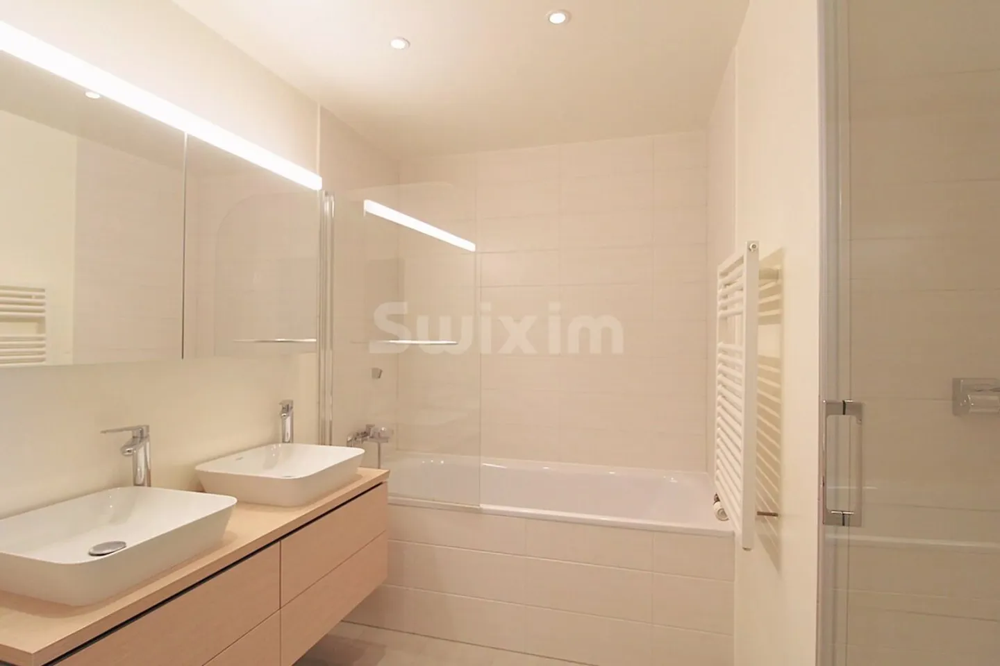 Attico con balcone e vista libera - Foto 5 di 6