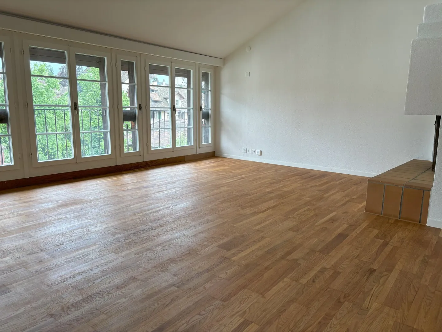 Appartement mansardé exclusif de 2,5 pièces avec galerie au cœur de la vieille ville de Zurich - 2026 - Photo 4 sur 12