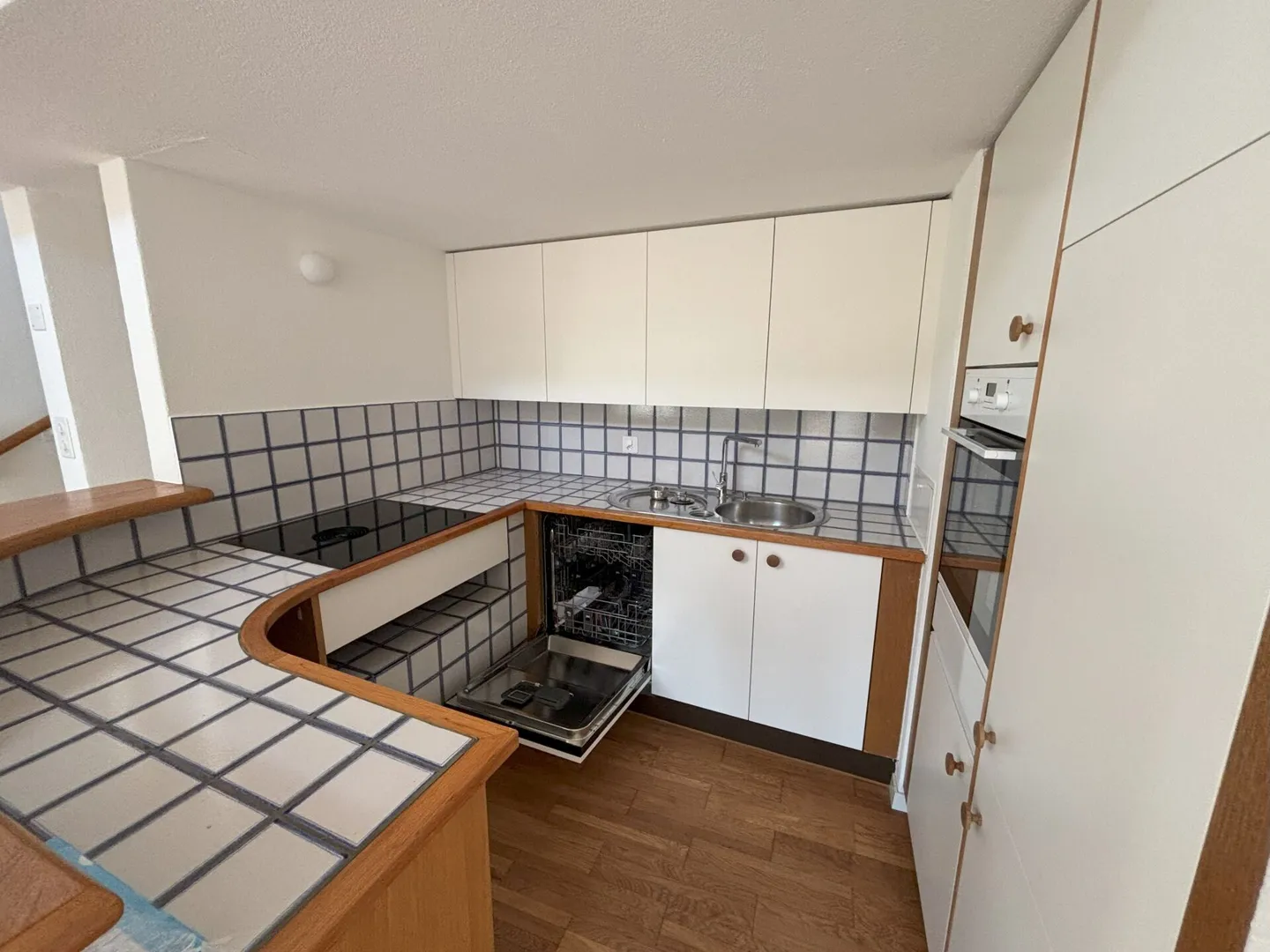 Appartement mansardé exclusif de 2,5 pièces avec galerie au cœur de la vieille ville de Zurich - 2026 - Photo 6 sur 12