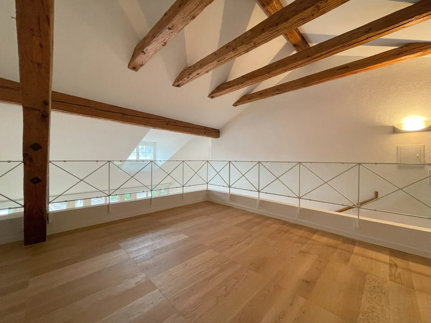 Appartement mansardé exclusif de 2,5 pièces avec galerie au cœur de la vieille ville de Zurich - 2026 - Photo 8 sur 12