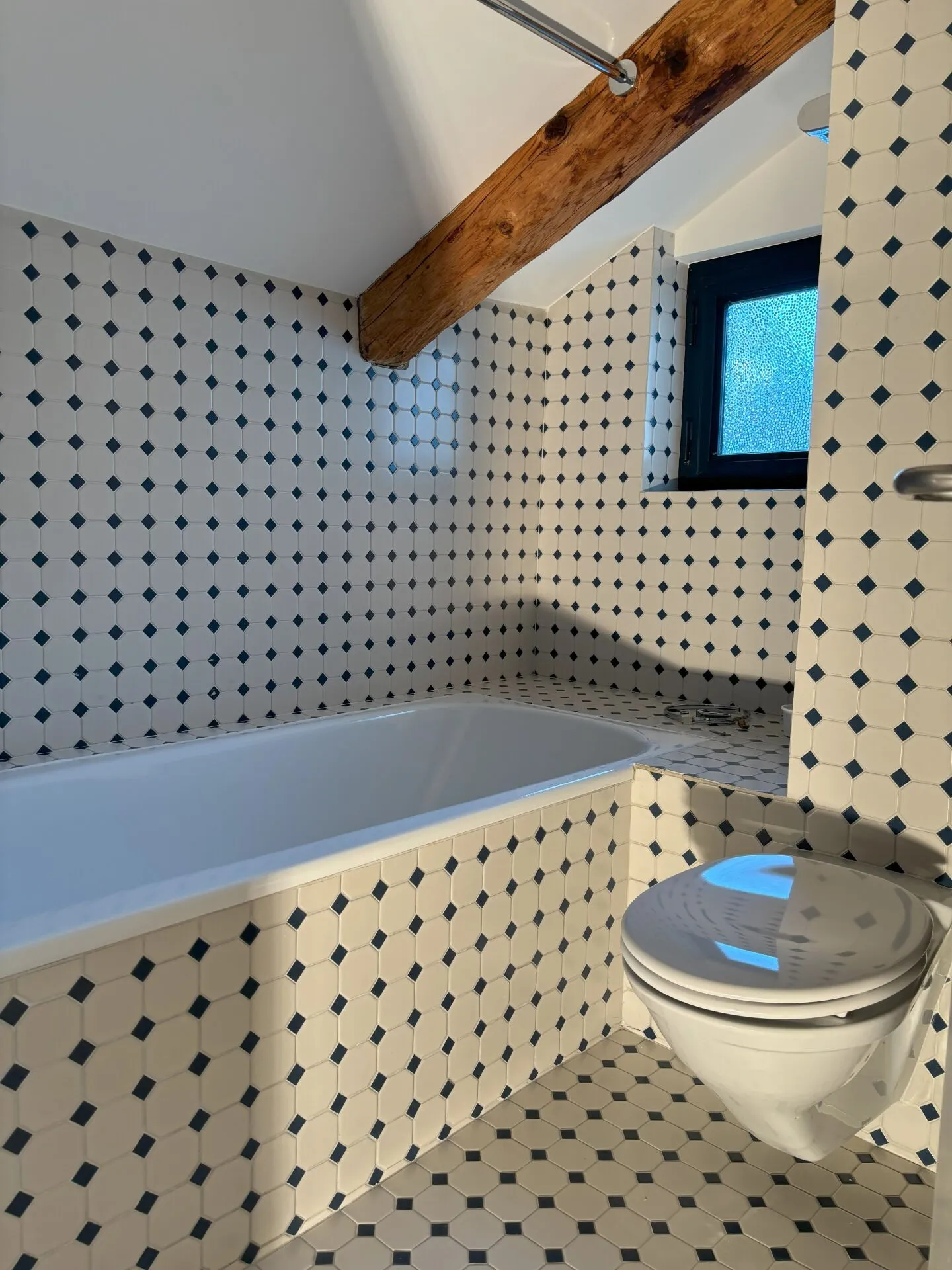 Appartement mansardé exclusif de 2,5 pièces avec galerie au cœur de la vieille ville de Zurich - 2026 - Photo 9 sur 12