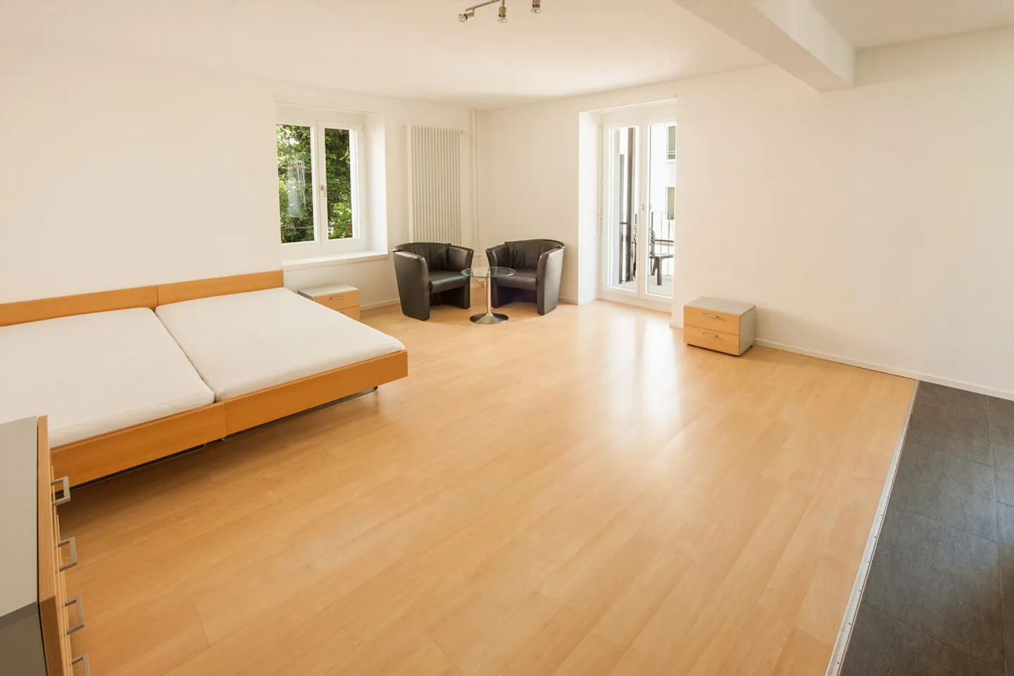 Furnished apartment near the main train station! - Photo 2 of 6