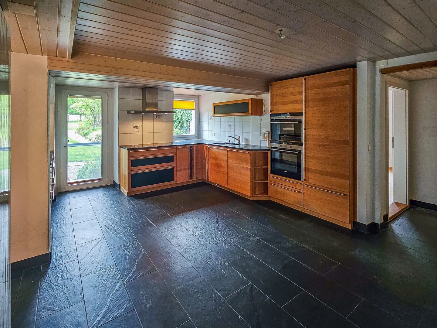 Semi-Detached Villa in Molondin - Photo 11 of 20