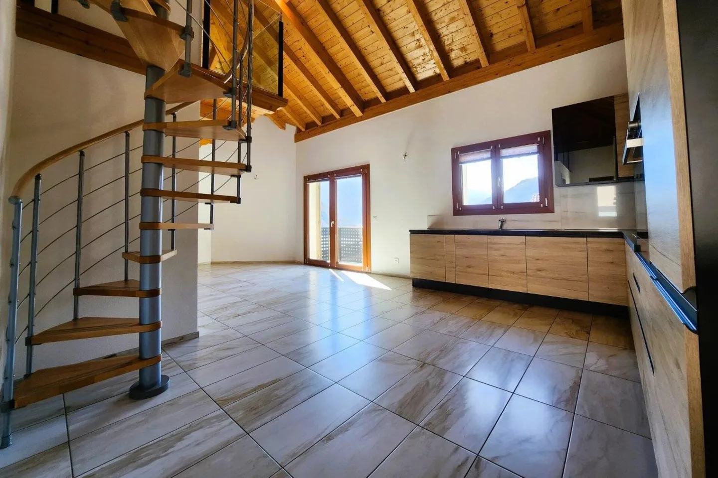 4.5-Zimmer-Wohnung in Zweifamilienhaus - Foto 2 von 13