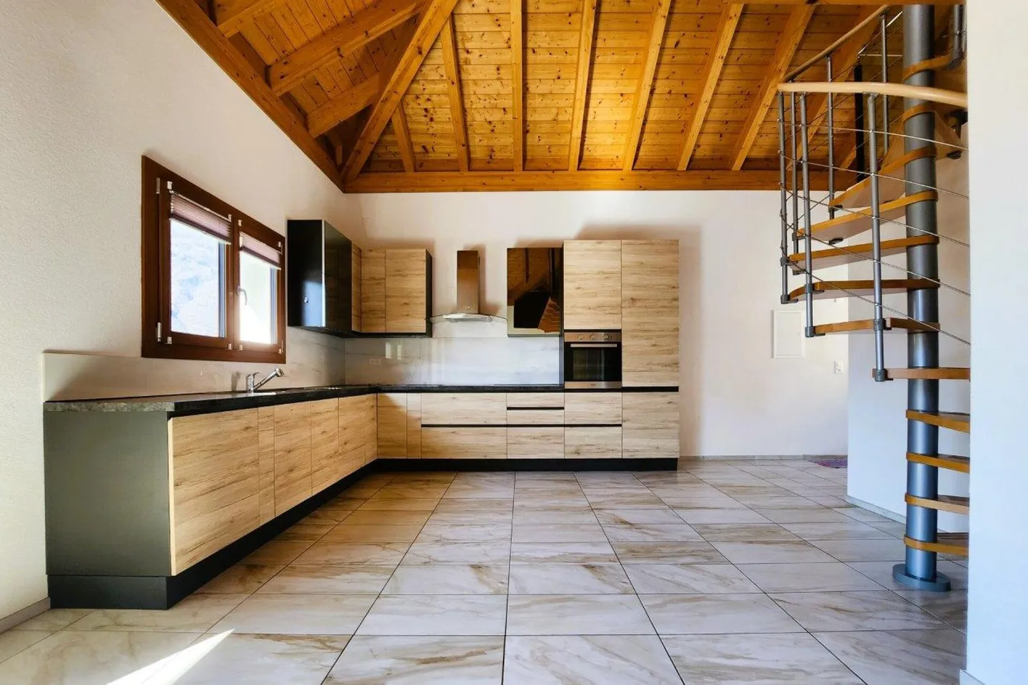 4.5-Zimmer-Wohnung in Zweifamilienhaus - Foto 4 von 13
