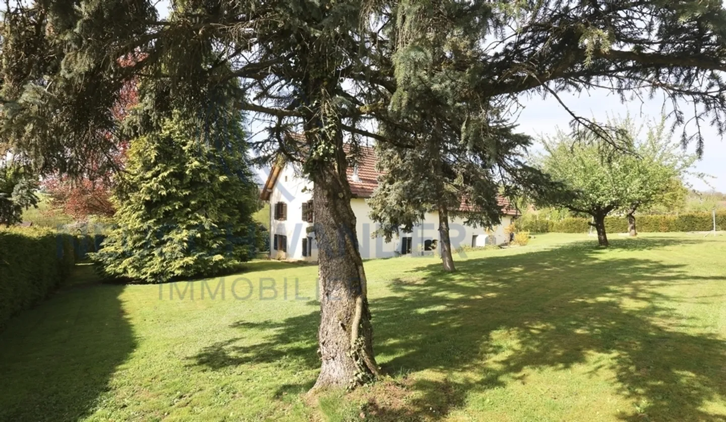 Splendida fattoria ristrutturata in un tranquillo villaggio a 300 m dalla Svizzera. - Foto 4 di 21