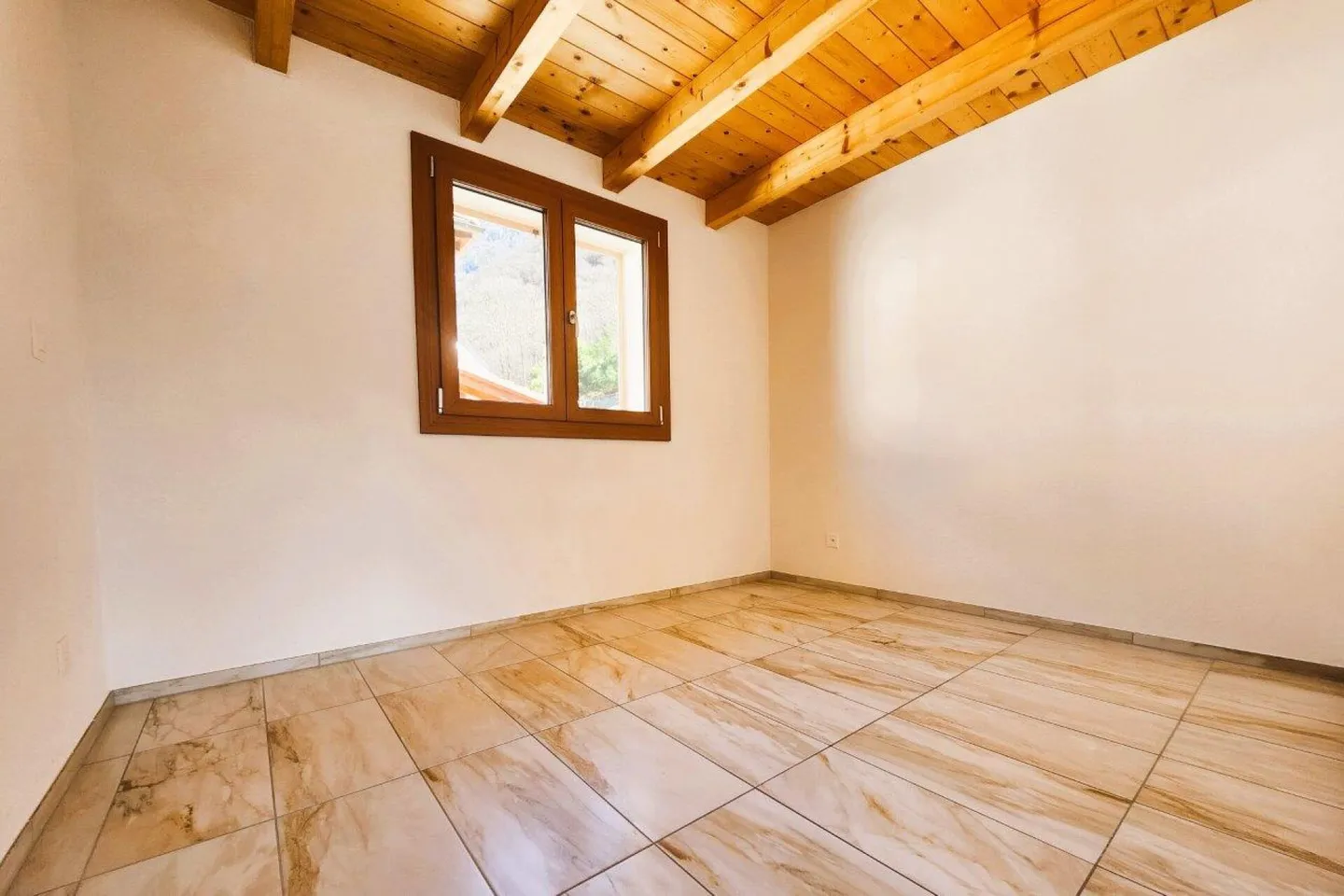 4.5-Zimmer-Wohnung in Zweifamilienhaus - Foto 5 von 13