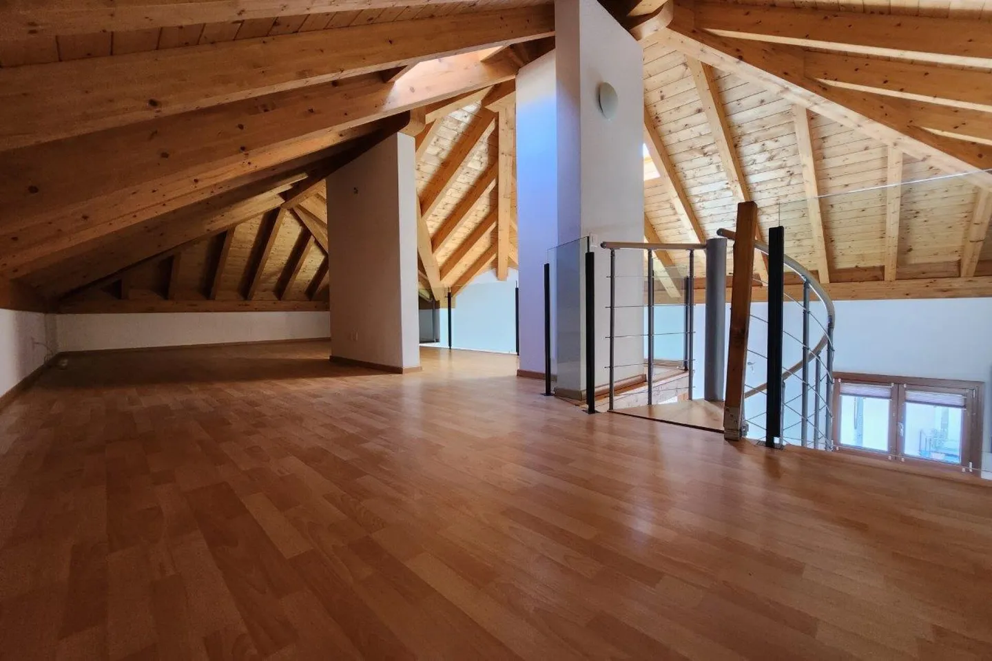 4.5-Zimmer-Wohnung in Zweifamilienhaus - Foto 8 von 13