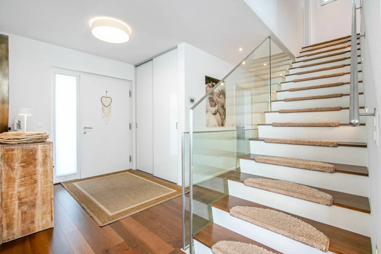 Maison individuelle exclusive de 5,5 pièces avec piscine et vue imprenable - Photo 5 sur 24