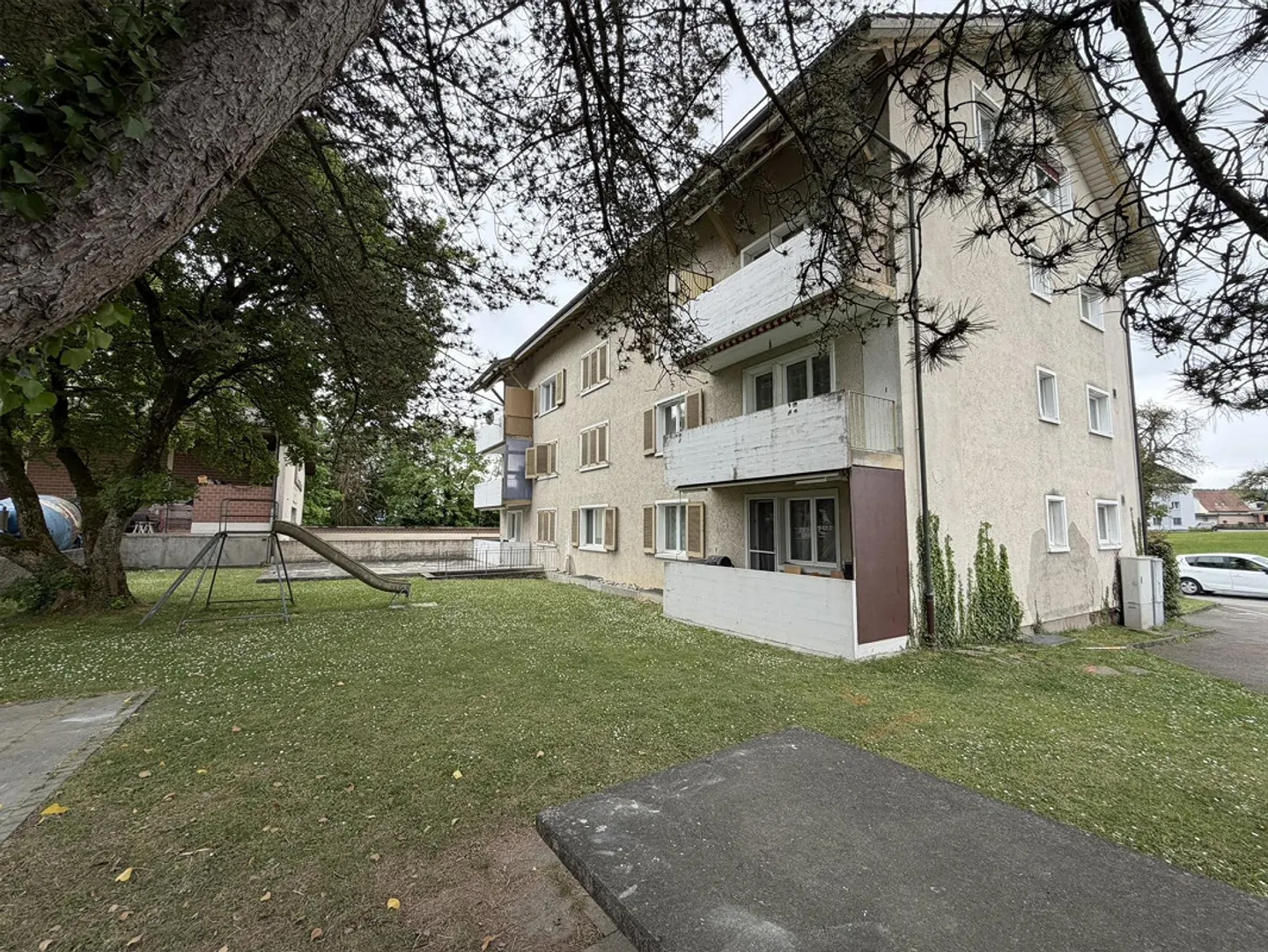 Geräumige Wohnung mit Balkonen - Foto 7 von 7