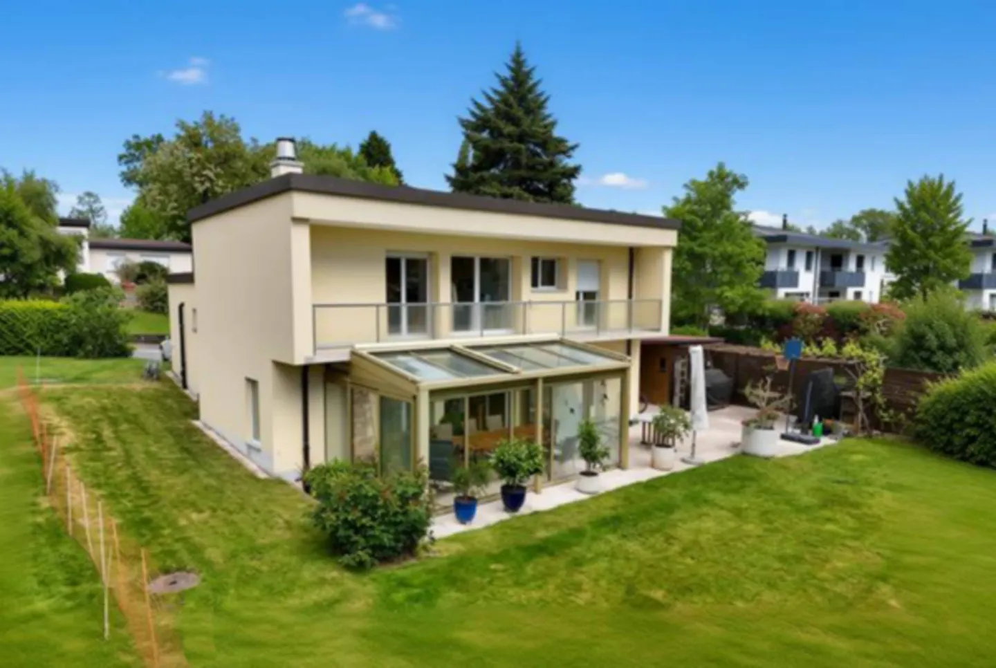 Villa 6,5 Zimmer - Foto 1 von 13