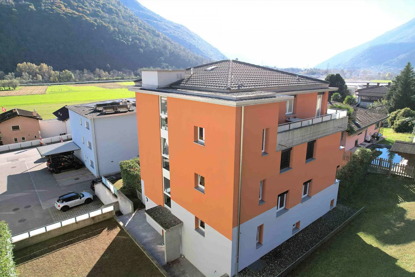 Elegante appartamento con terrazza in zona comoda e strategica - Foto 3 di 14