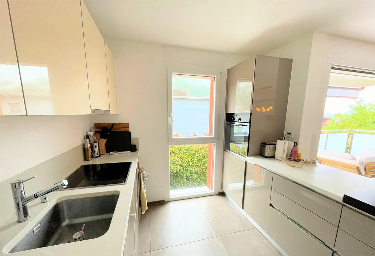 Elegante appartamento con terrazza in zona comoda e strategica - Foto 6 di 14