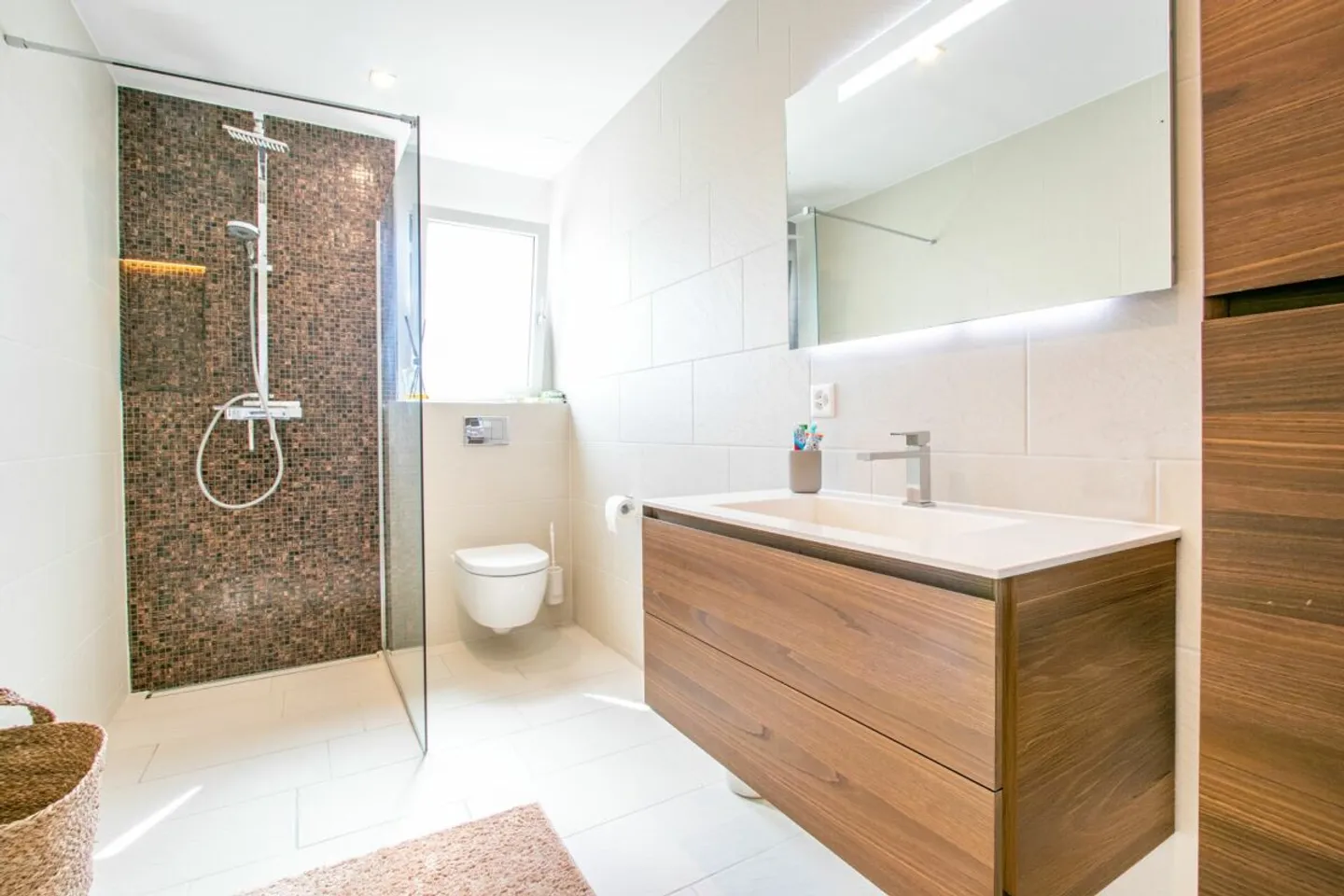 Maison individuelle exclusive de 5,5 pièces avec piscine et vue imprenable - Photo 11 sur 24