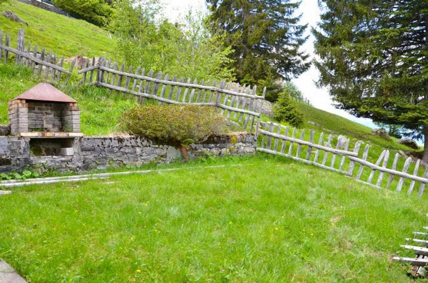 Rustico di 3 loc. immerso nella natura molto soleggiata con bella vista panoramica - Foto 15 di 32