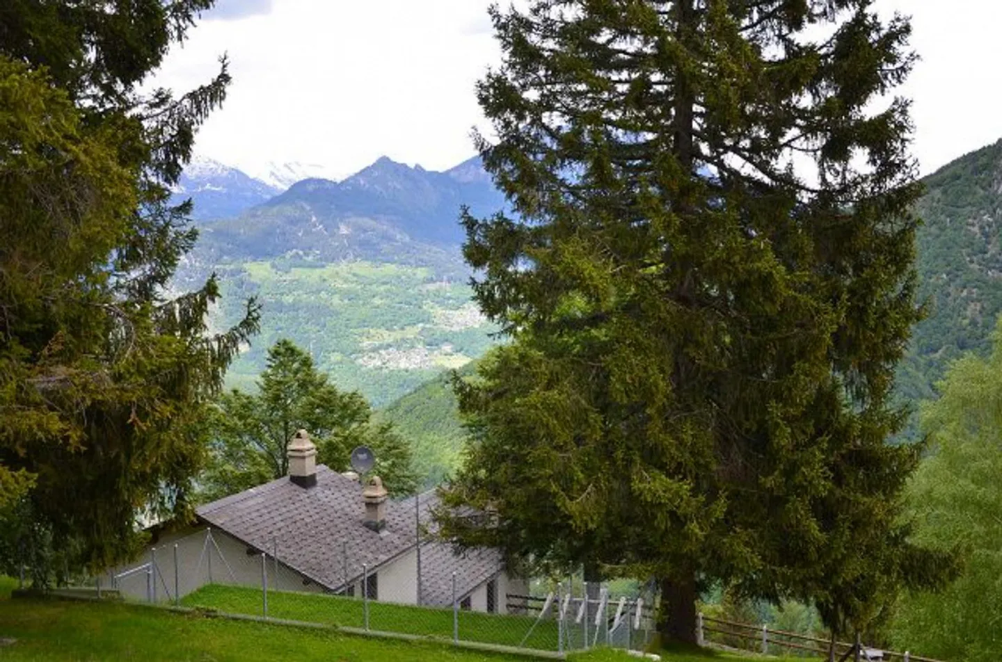 Rustico di 3 loc. immerso nella natura molto soleggiata con bella vista panoramica - Foto 17 di 32