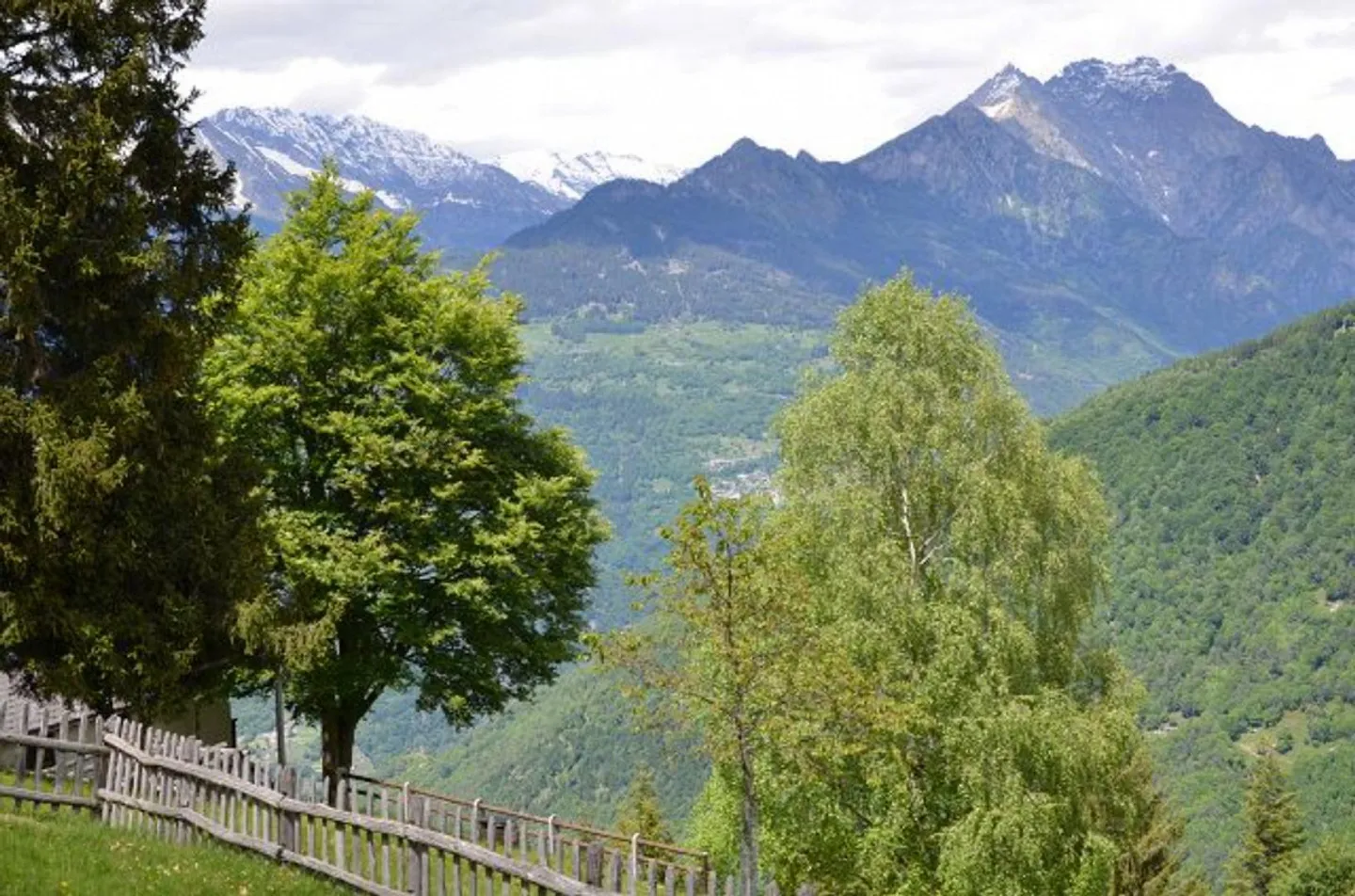 Rustico di 3 loc. immerso nella natura molto soleggiata con bella vista panoramica - Foto 19 di 32